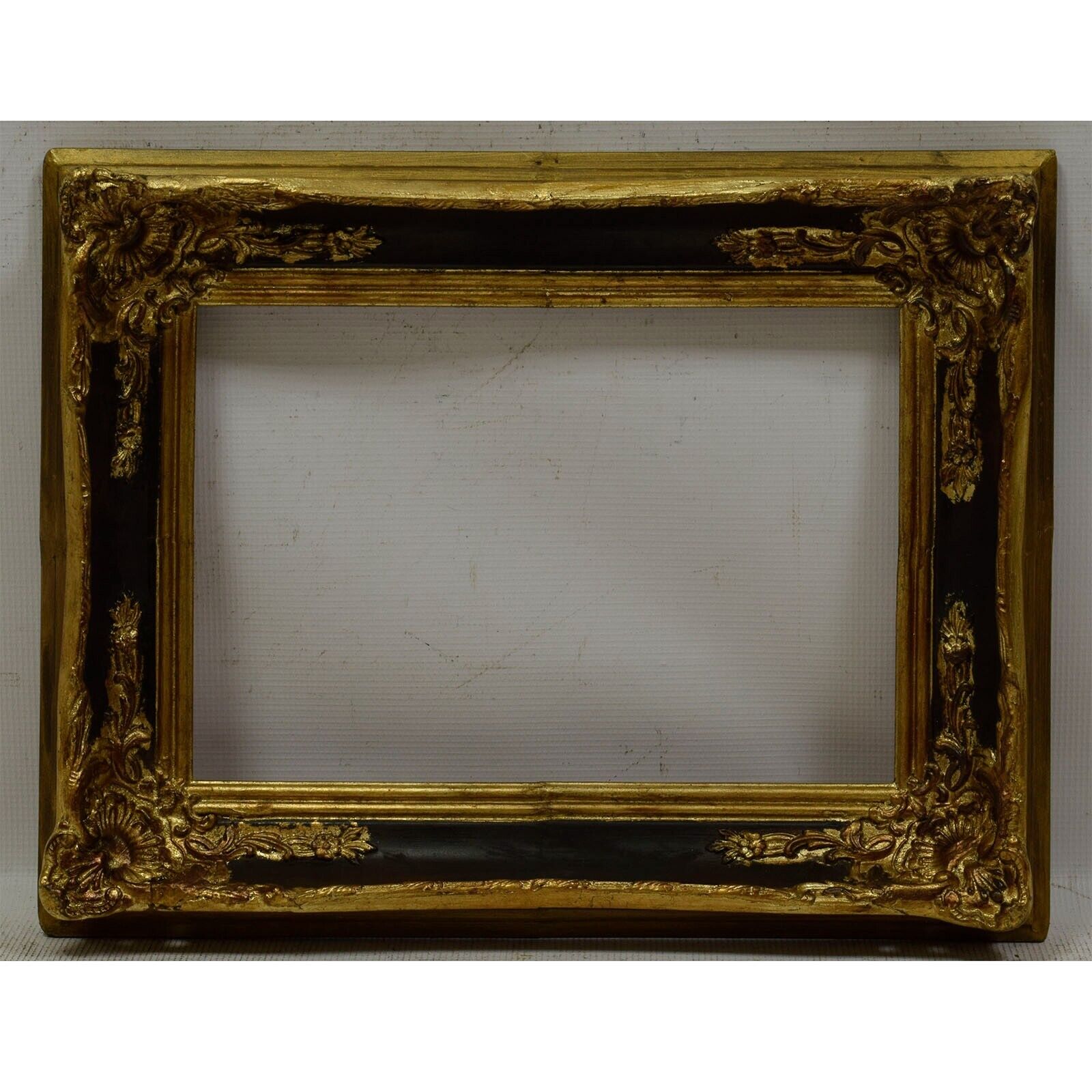 Ca. 1850-1900 Old frame with metal leaf and gold painted Internal: 13.8 x 9.4 in
