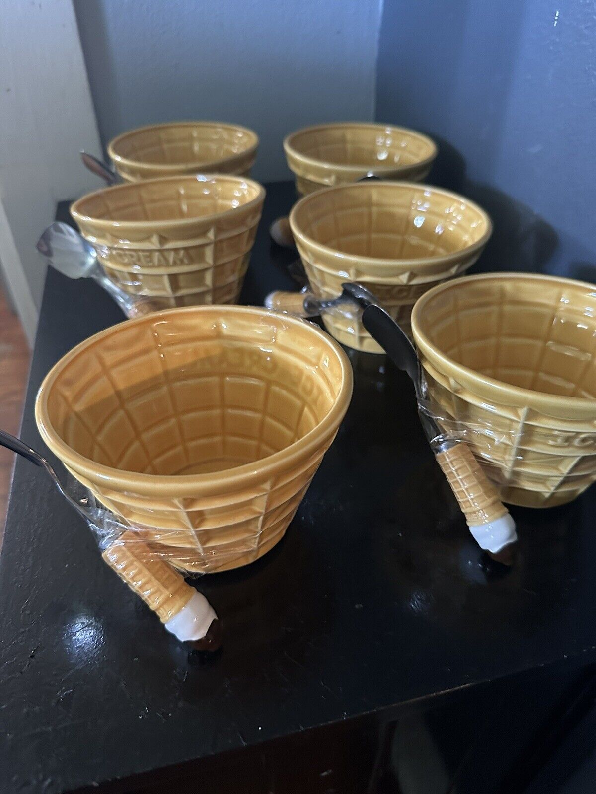 Set Of 6 Made In Japan 1986 Ice Cream Cone Shaped Ice Cream Dishes With Spoons