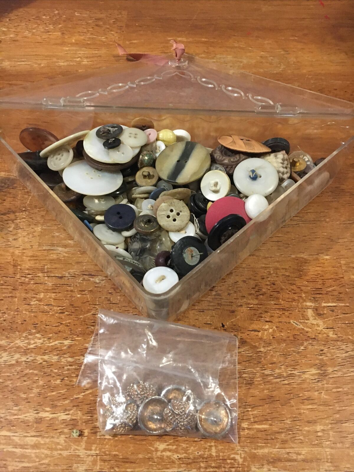 Huge Lot of Antique Vintage Buttons Assorted Lot **SEE PICS* 100+