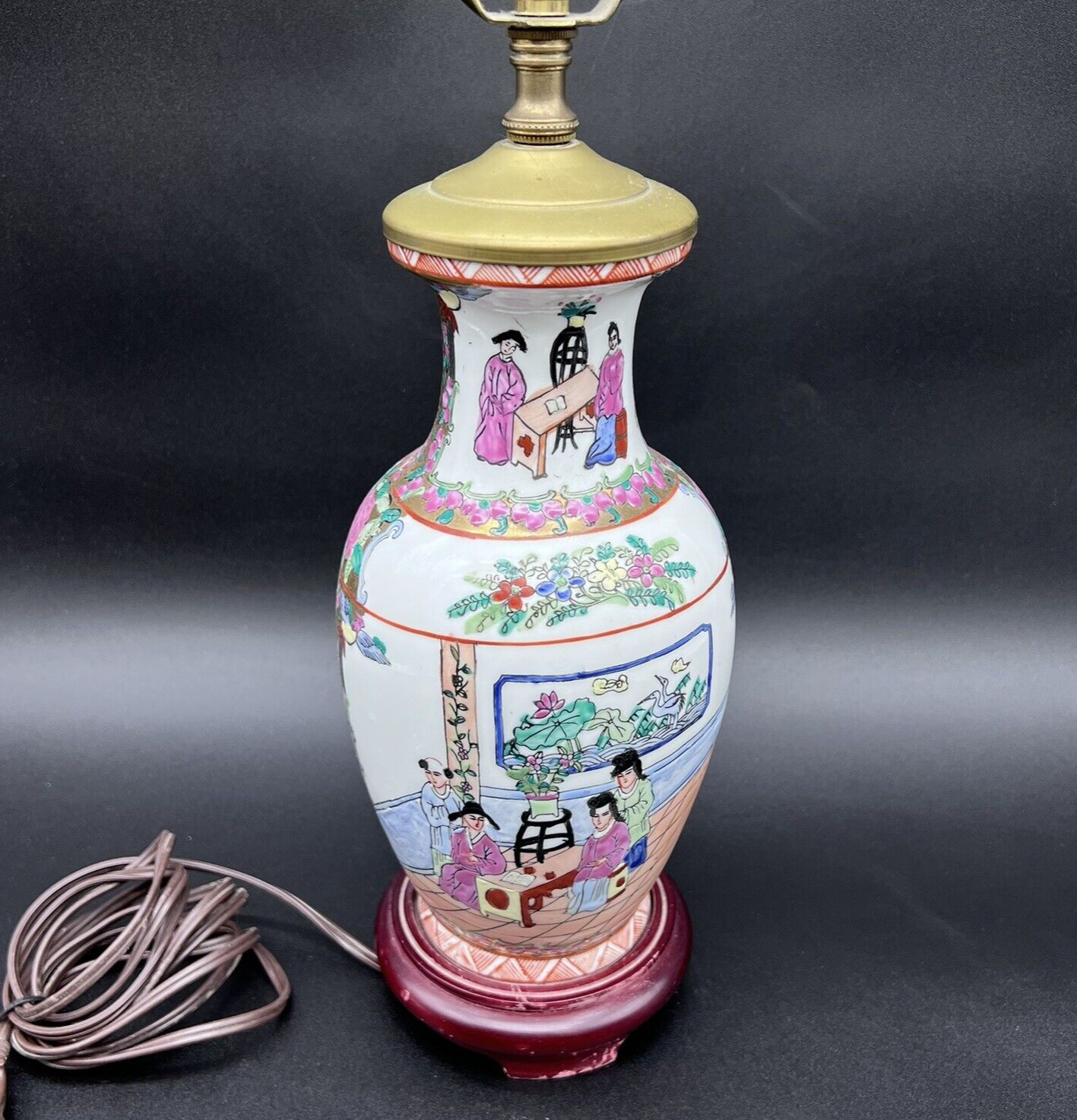 Vintage Hand Painted Chinoiserie Famille Rose Chinese Porcelain Vase Accent Lamp