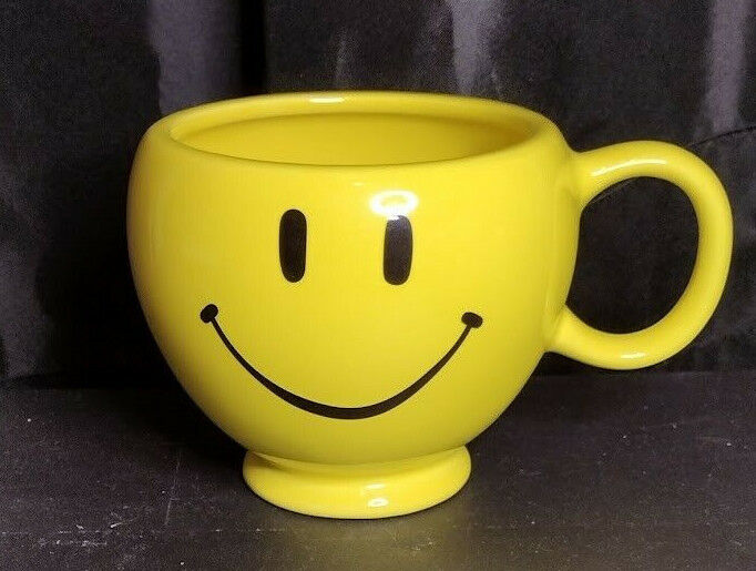 Large Smiley Face Coffee Cup Yellow Ceramic Happy Emoji Mug Teleflora Gift 20 oz