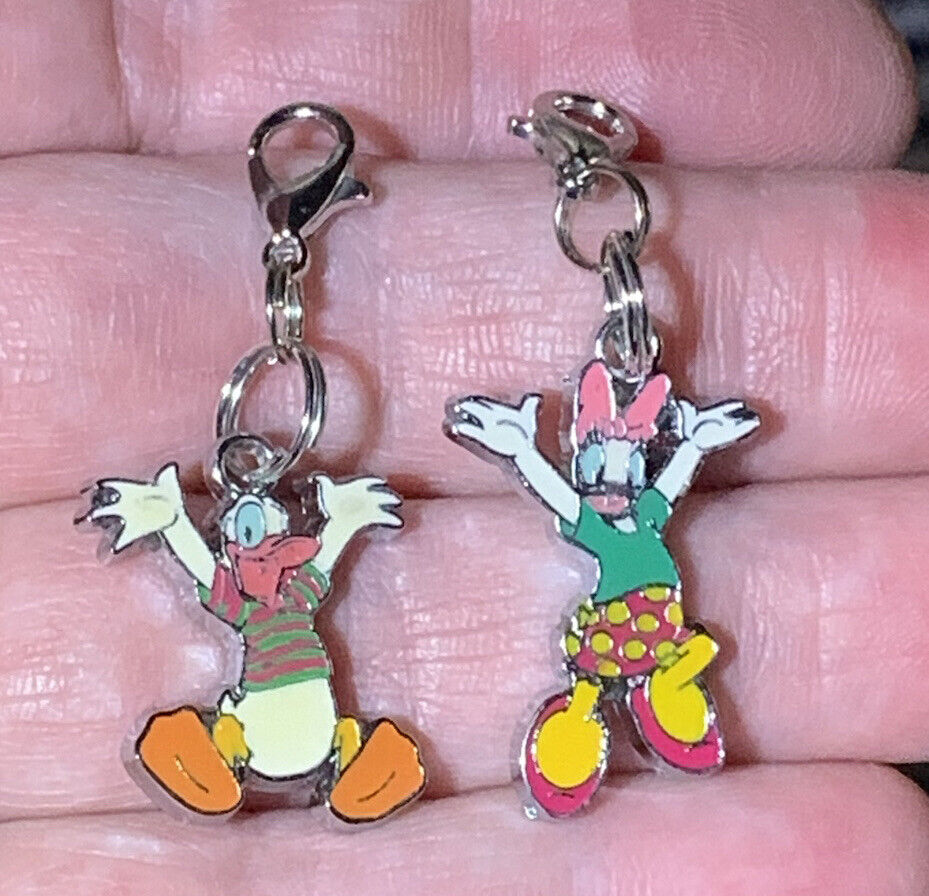 2 Pc Silver Crazy Donald & Daisy Duck Charm Zipper Pulls & Keychain Add On Clips