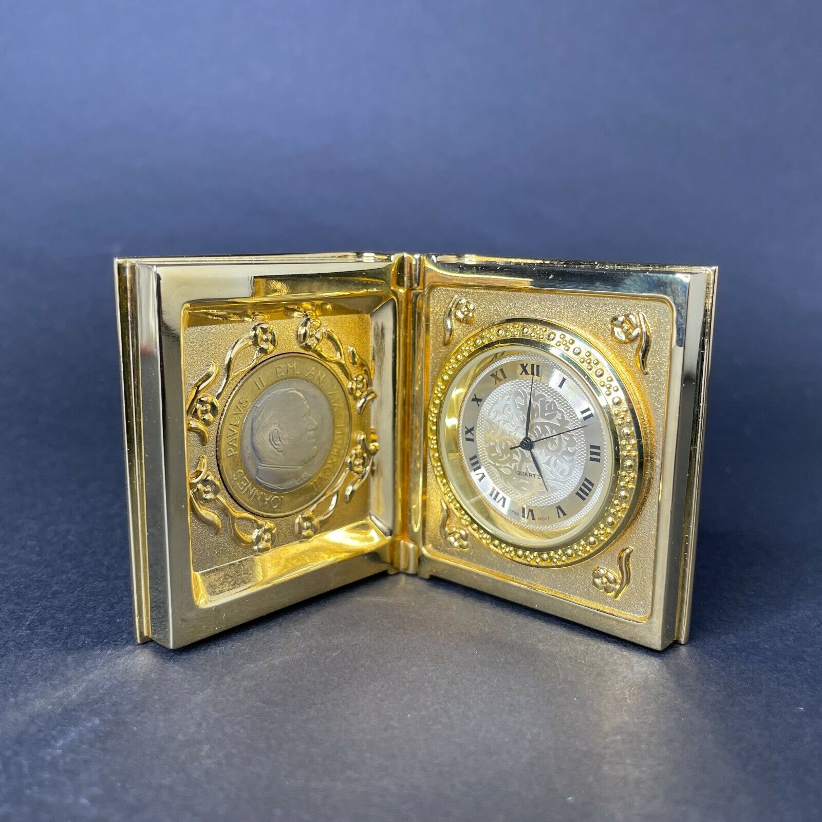 Vintage 1997 Pope John Paul II Coin Ornate Gold Tone Folding Quartz Clock