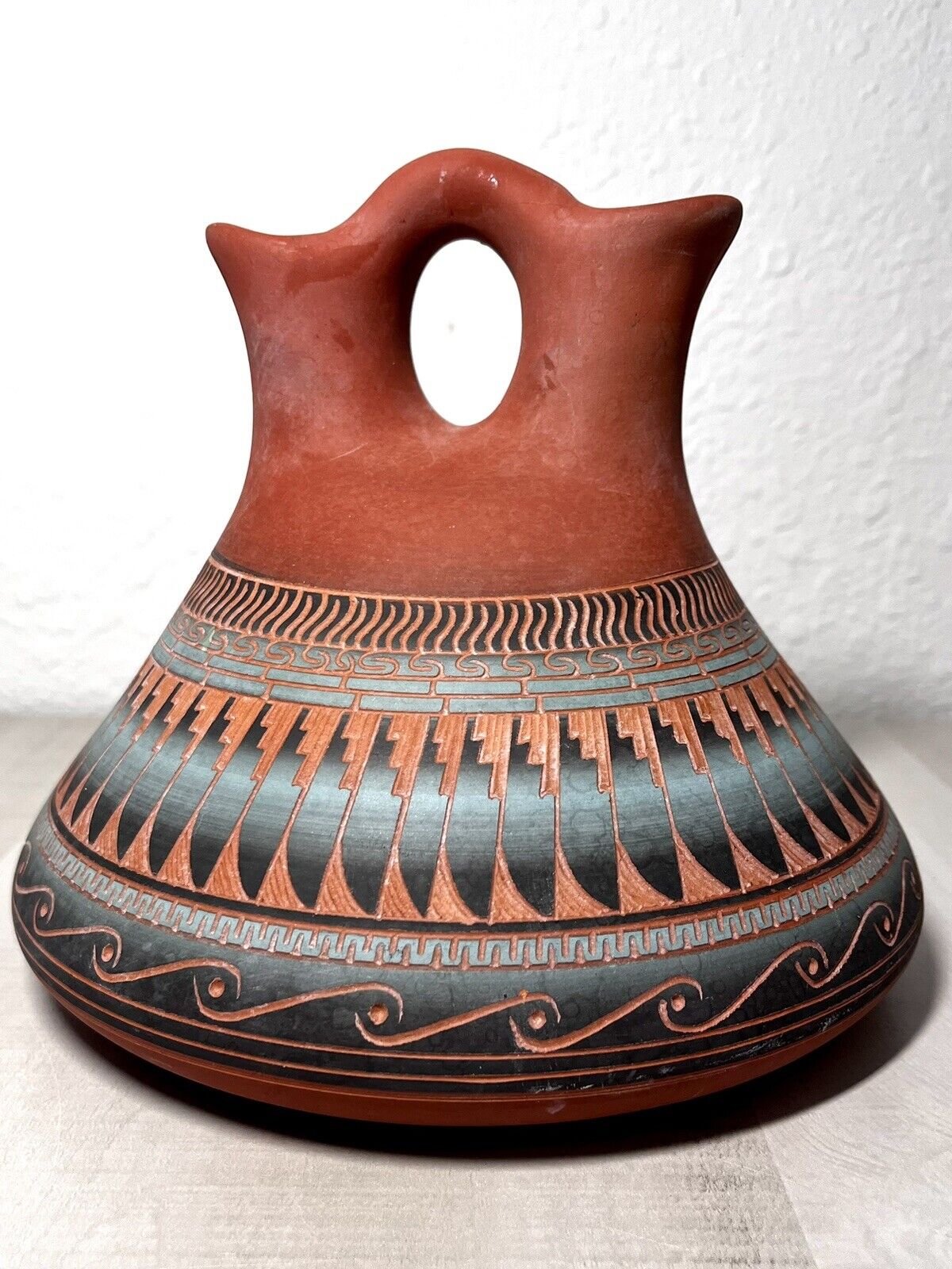 Navajo  Wedding Vase Pottery  Sylvia Johnson Signed Etched Native American