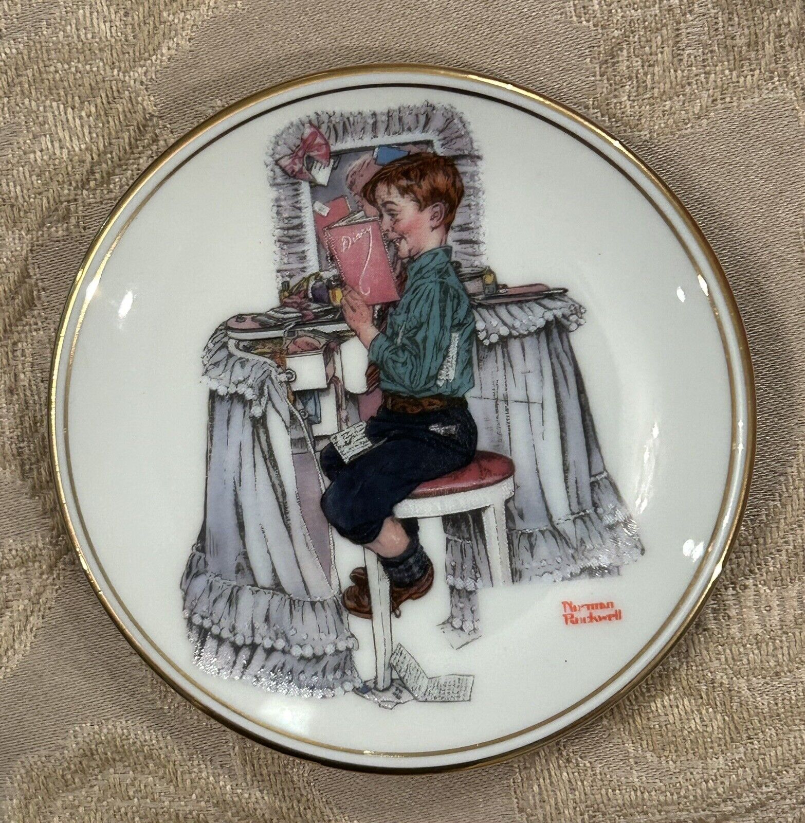 Norman Rockwell Miniature Collector’s Plate  “SECRETS” Vintage D1-28