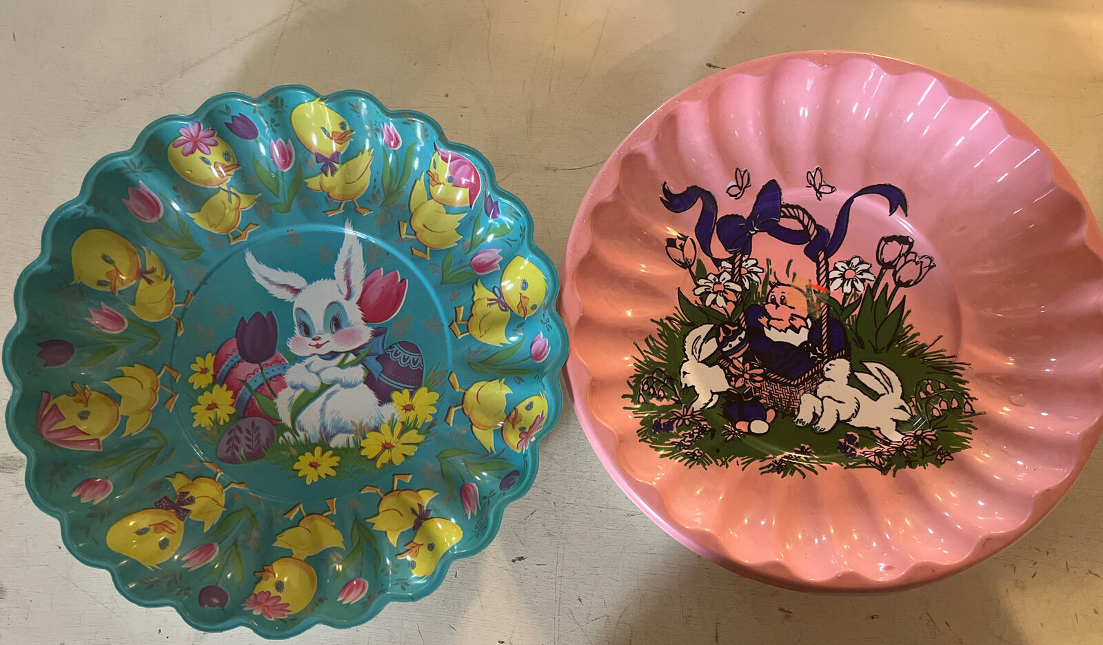 2- Vintage Plastic Easter Tray Snack Dish Scalloped Round Bunny Chicks 9.75\