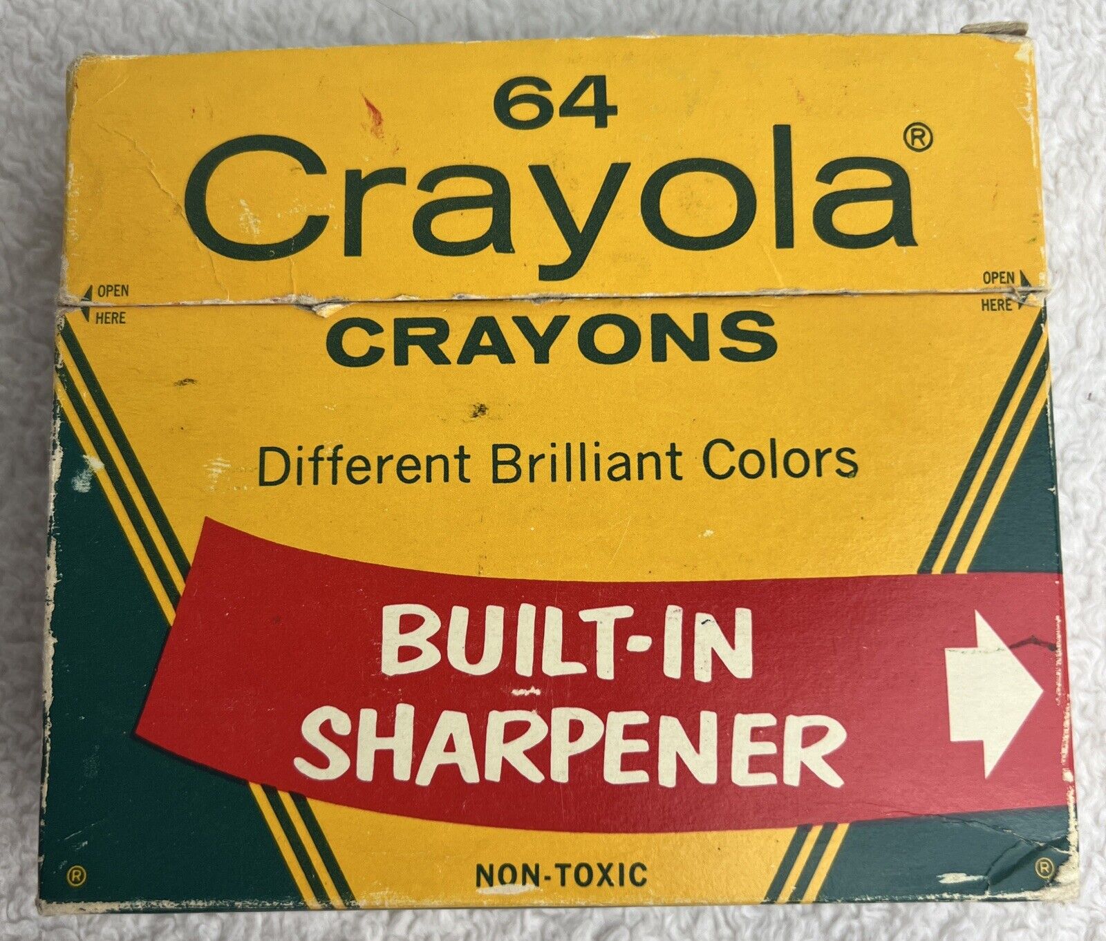 Vtg No. 64 Crayola Crayons With Sharpener Binney & Smith Easton, PA USA Complete