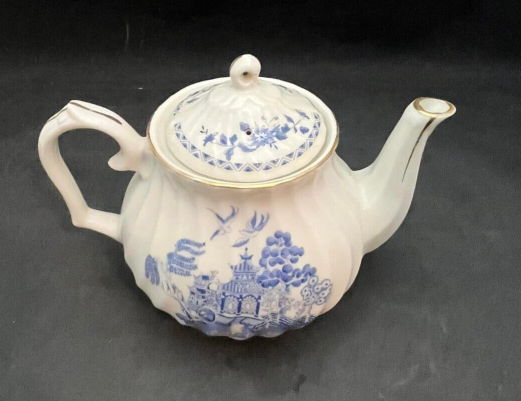 Blue Willow Pattern Small Teapot by Robinson Design Group