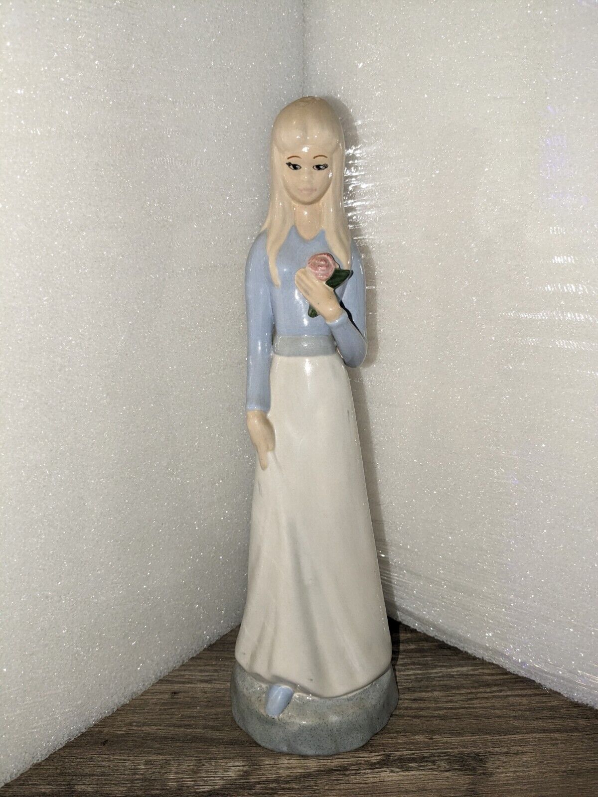 Vintage Tengra Valencia Spanish Art Porcelain Figurine holding rose
