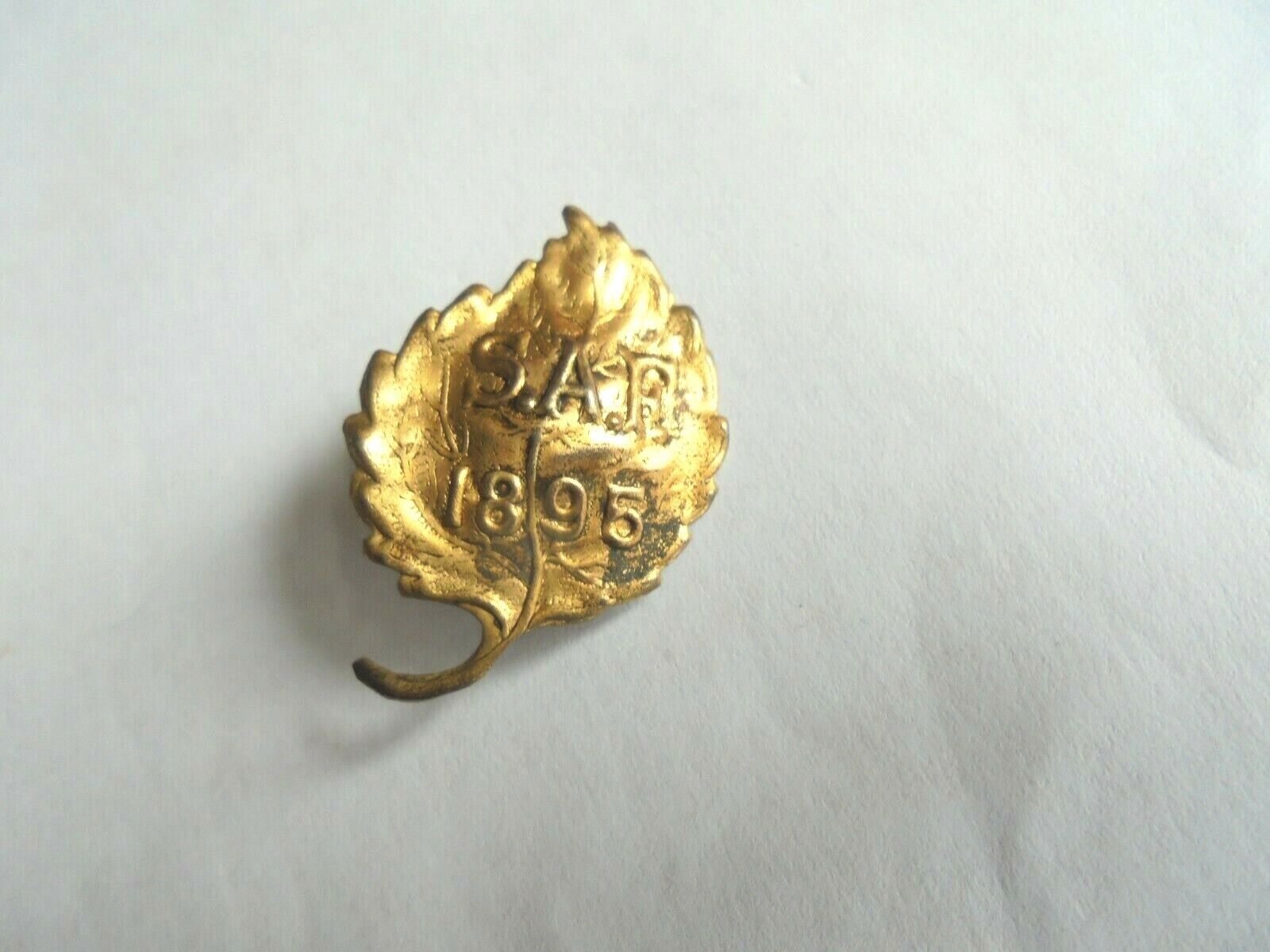 Cool Vintage 1895 SAF Figural Leaf Member Souvenir Goldtone Pinback Brooch Pin