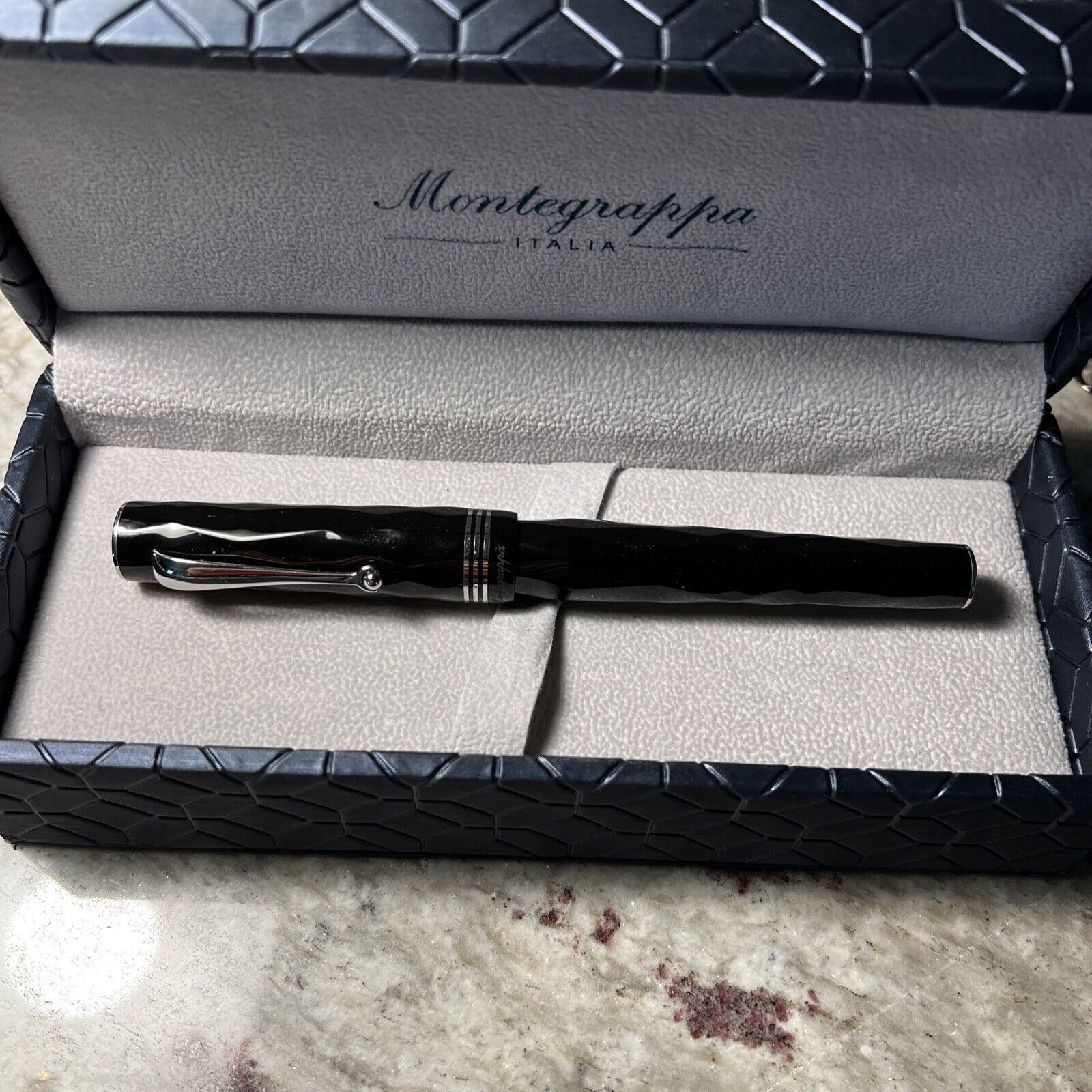 Montegrappa Brenta Fountain Pen 1.1 Nib With Box. Pre-owned.