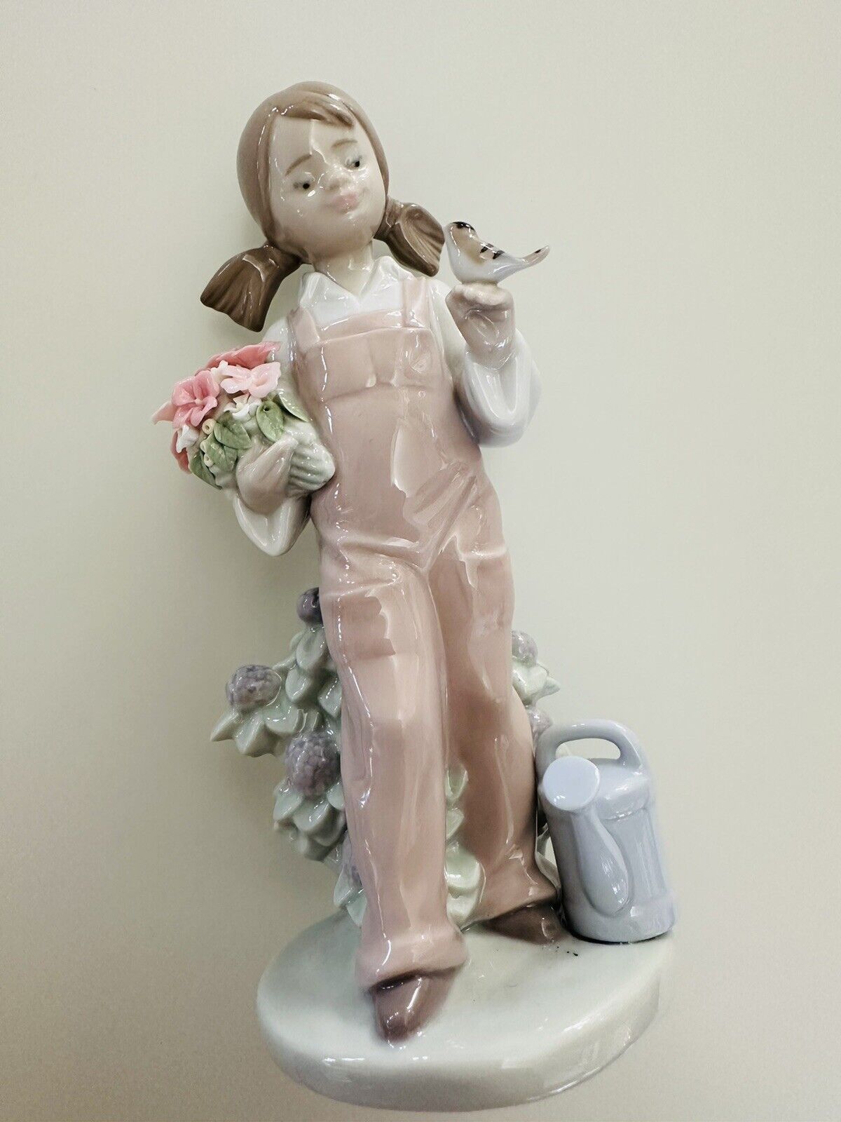Vintage Lladro Little Girl with A Small Bird And A Bouquet Of Flowers #5217