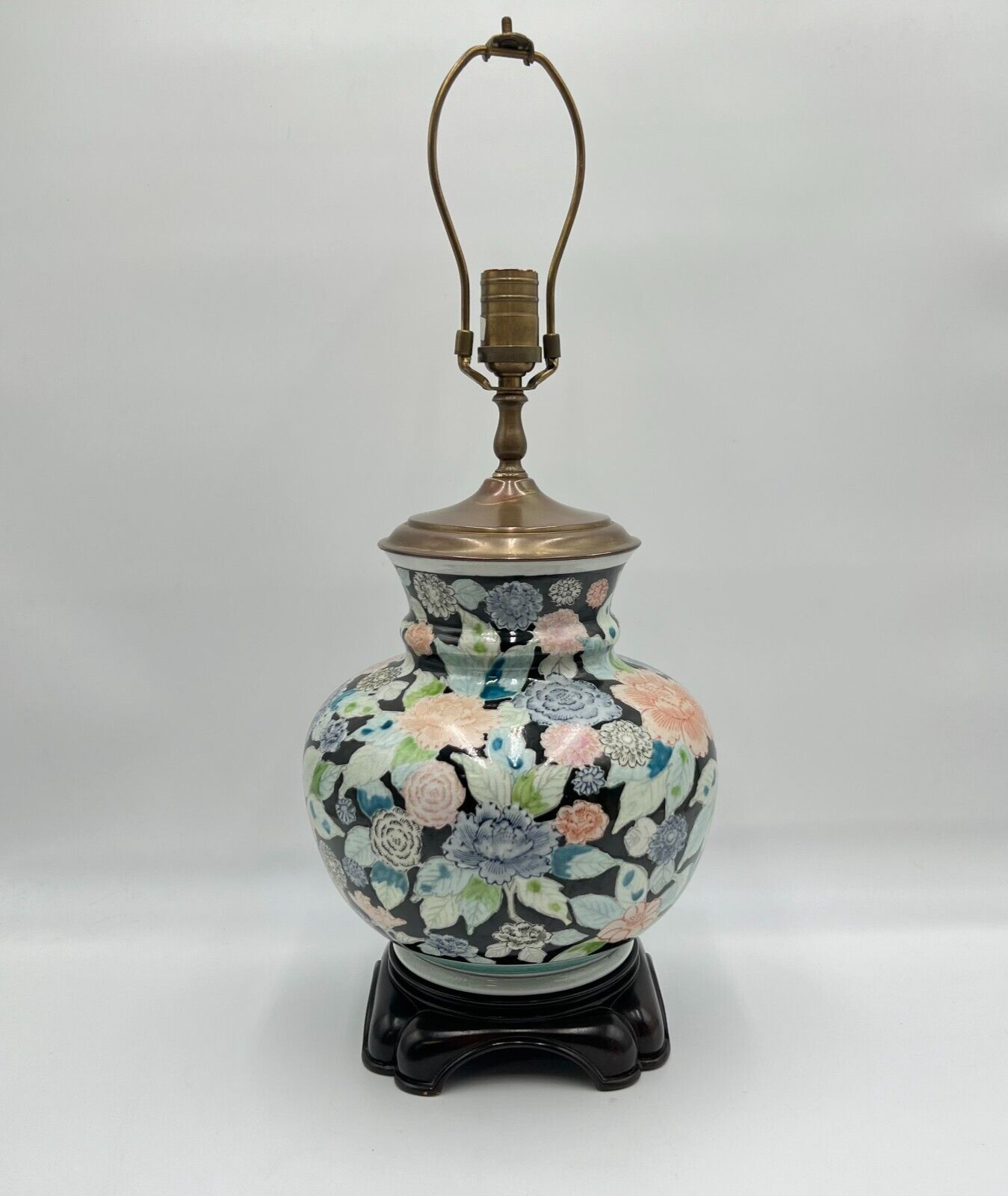 CHINOISERIE FAMILLE NOIRE LAMP Vintage Black Floral Ceramic Tested Works