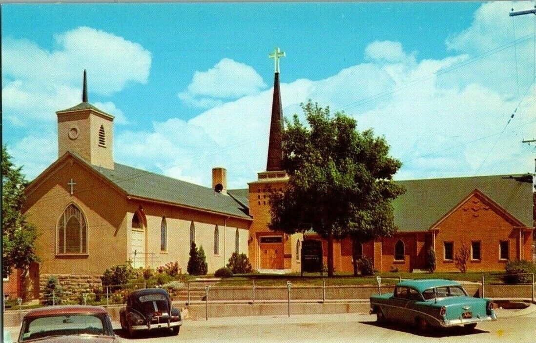 1950'S. NEWCASTLE, WYOMING. FIRST METHODIST CHURCH. POSTCARD XZ17