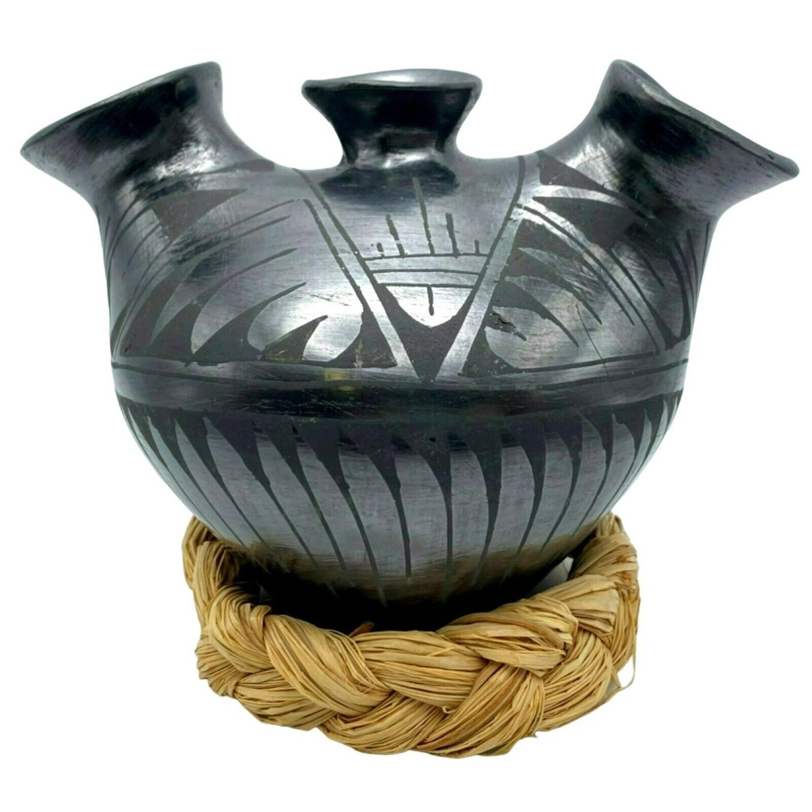 Vintage Black on Black Mata Ortiz Mexico Pottery Vase SIGNED A. Ortiz RARE DESIG
