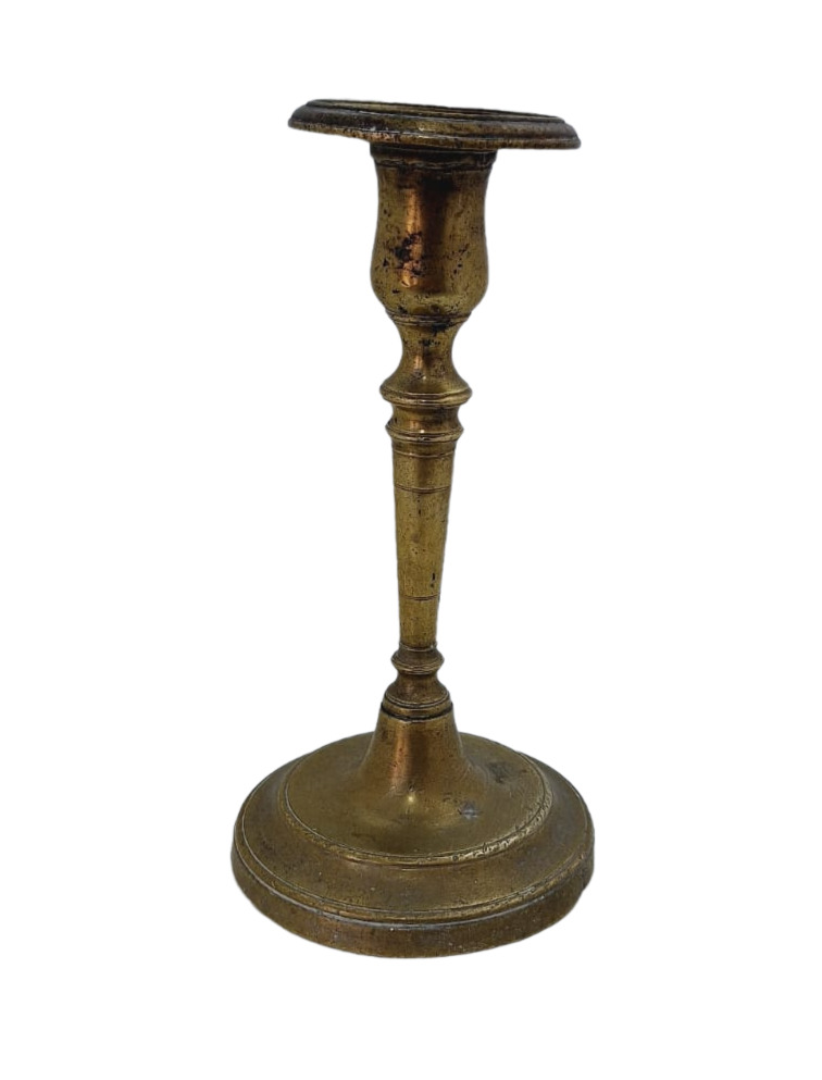 RARE EARLY 18TH C ENGLISH SOLID BRASS BASE CANDLESTICK PRIMITIVE ANTIQUE