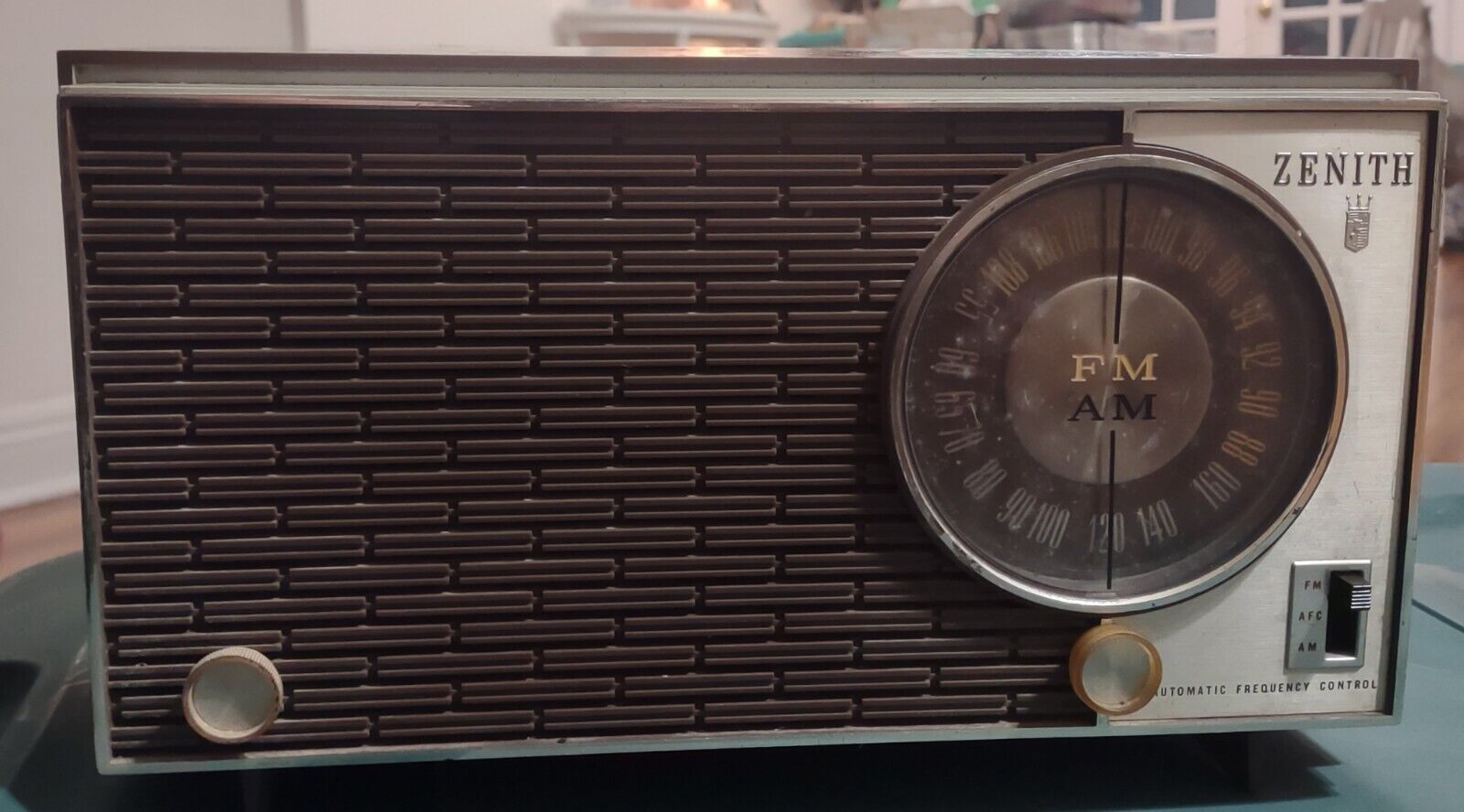 Vtg Zenith Model M723  AM-FM Tube Radio  1950's Works 