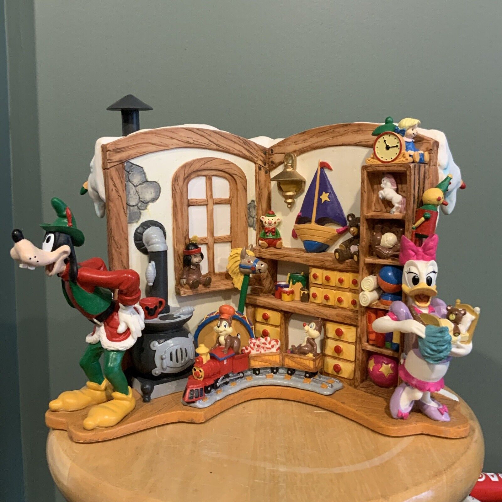 Disney Store 1993 Santa's Workshop Holiday Bustle Limited Figurine In Box