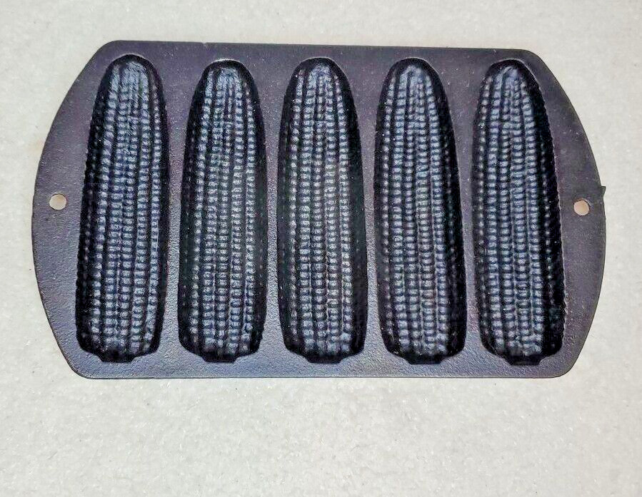 Vintage Lodge Cast Iron 9” 5 Corn Stick Corn Bread Pan Mold 527C2 - Seasoned