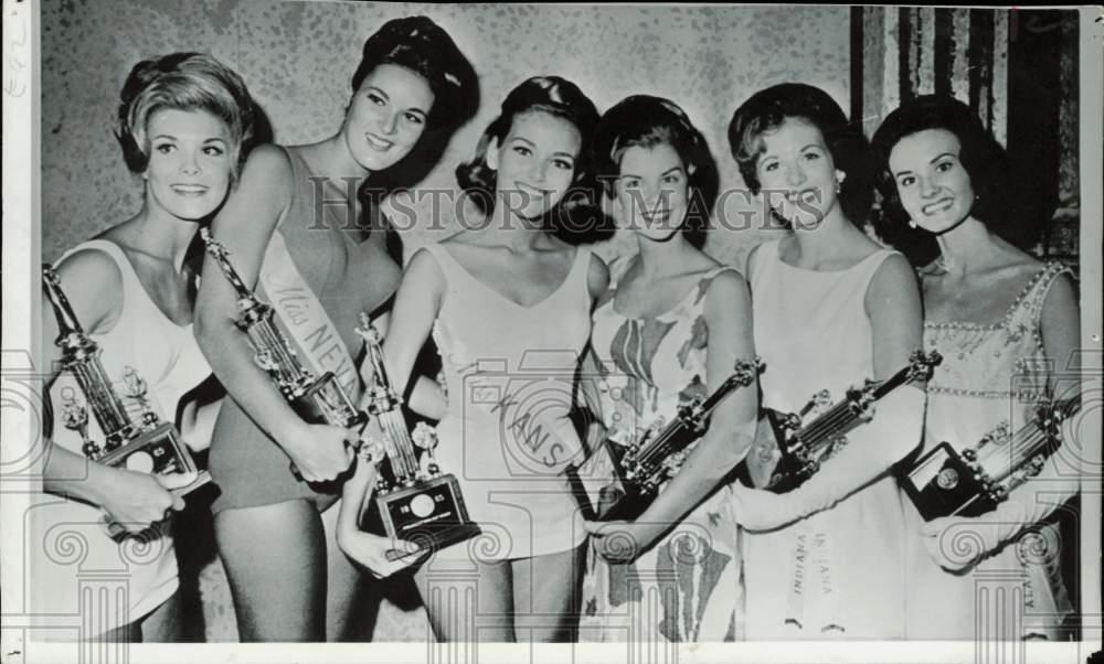 1965 Press Photo 1966 Miss America Contest Contestants Pose with Trophies