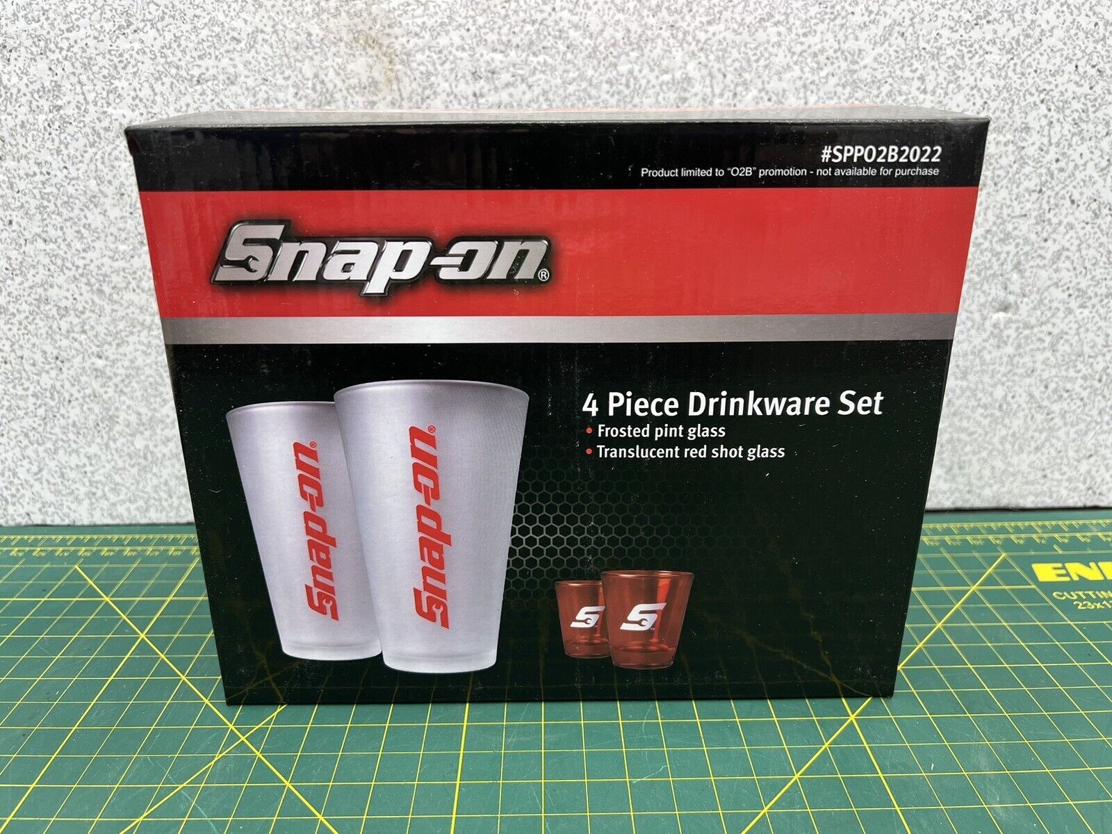 Snap-On Tools 4 Piece Drinkware Set Frosted Pint Glass Red Shot Glass SPP02B2022