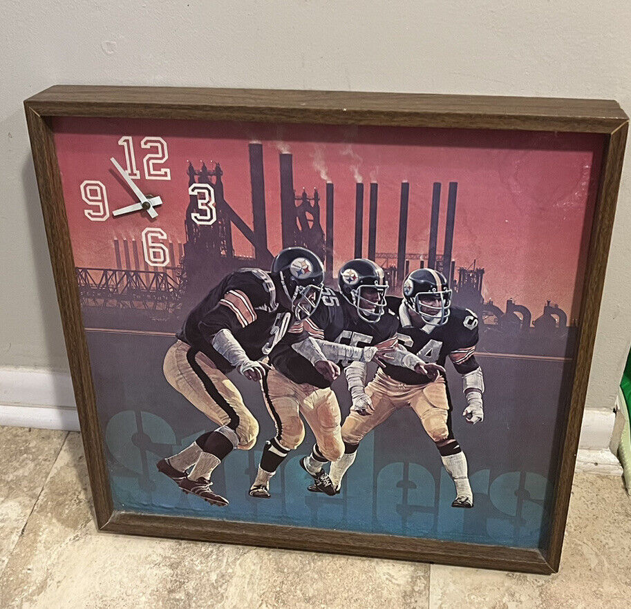 Vintage 1979 Pittsburgh steeler clock by Lafayette OFFICIAL LICENSED PRODUCT NFL