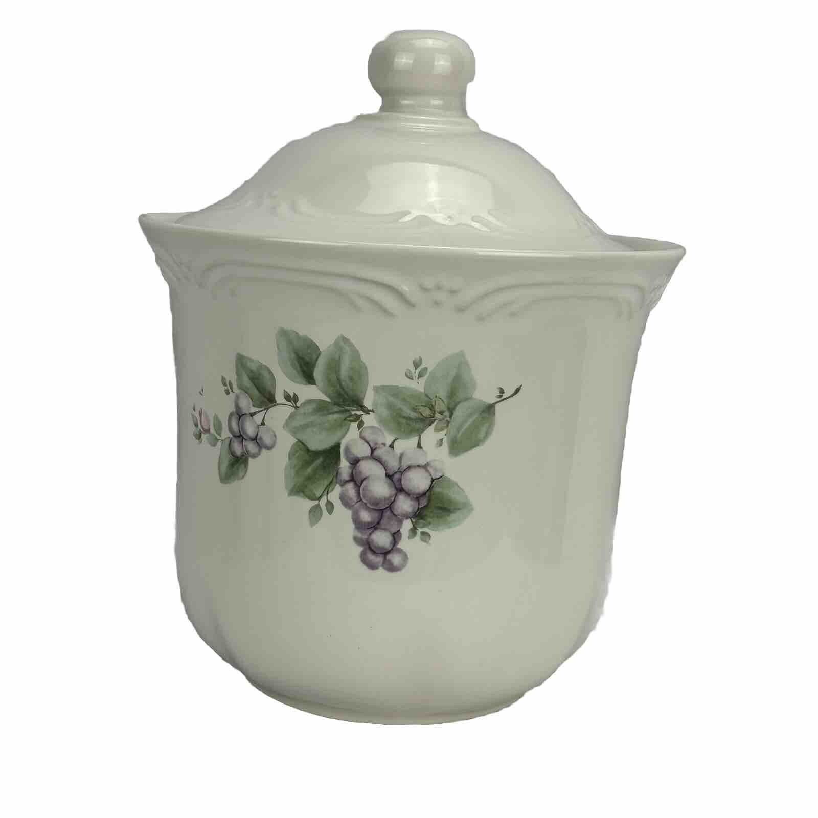 Pfaltzgraff Grapevine Pattern Canister RETIRED With Lid & Seal Pristine EUC