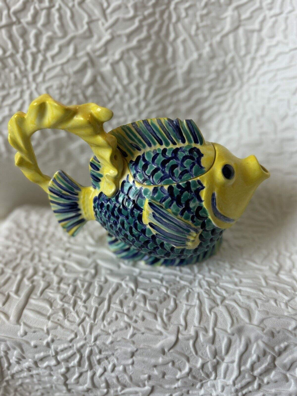 Unique Hand Crafted  Blue And Yellow Fish Tear Pot With Amazing Detail