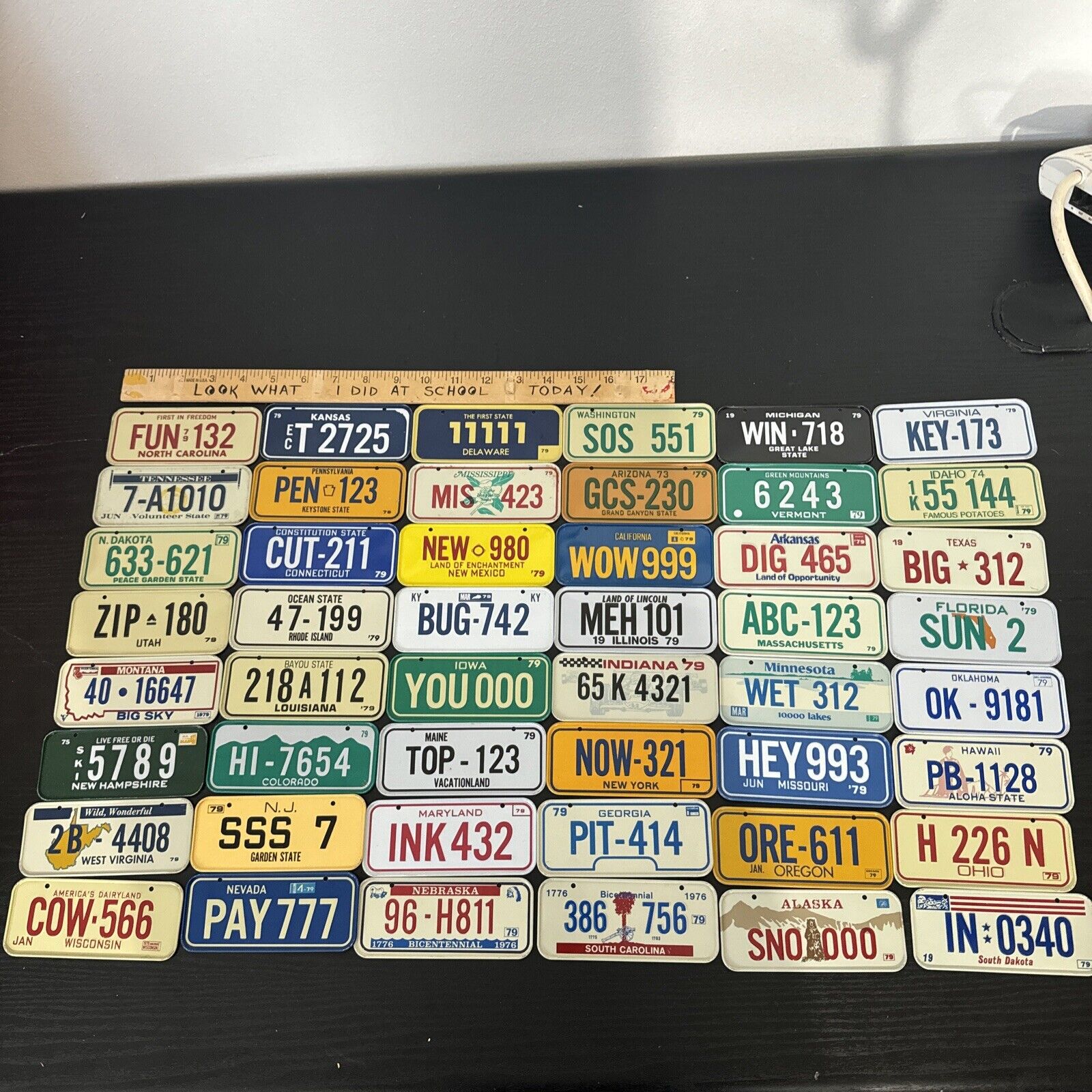 LOT OF 48 1979 POST HONEYCOMB/WHEATIES CEREAL MINI BICYCLE LICENSE PLATE States
