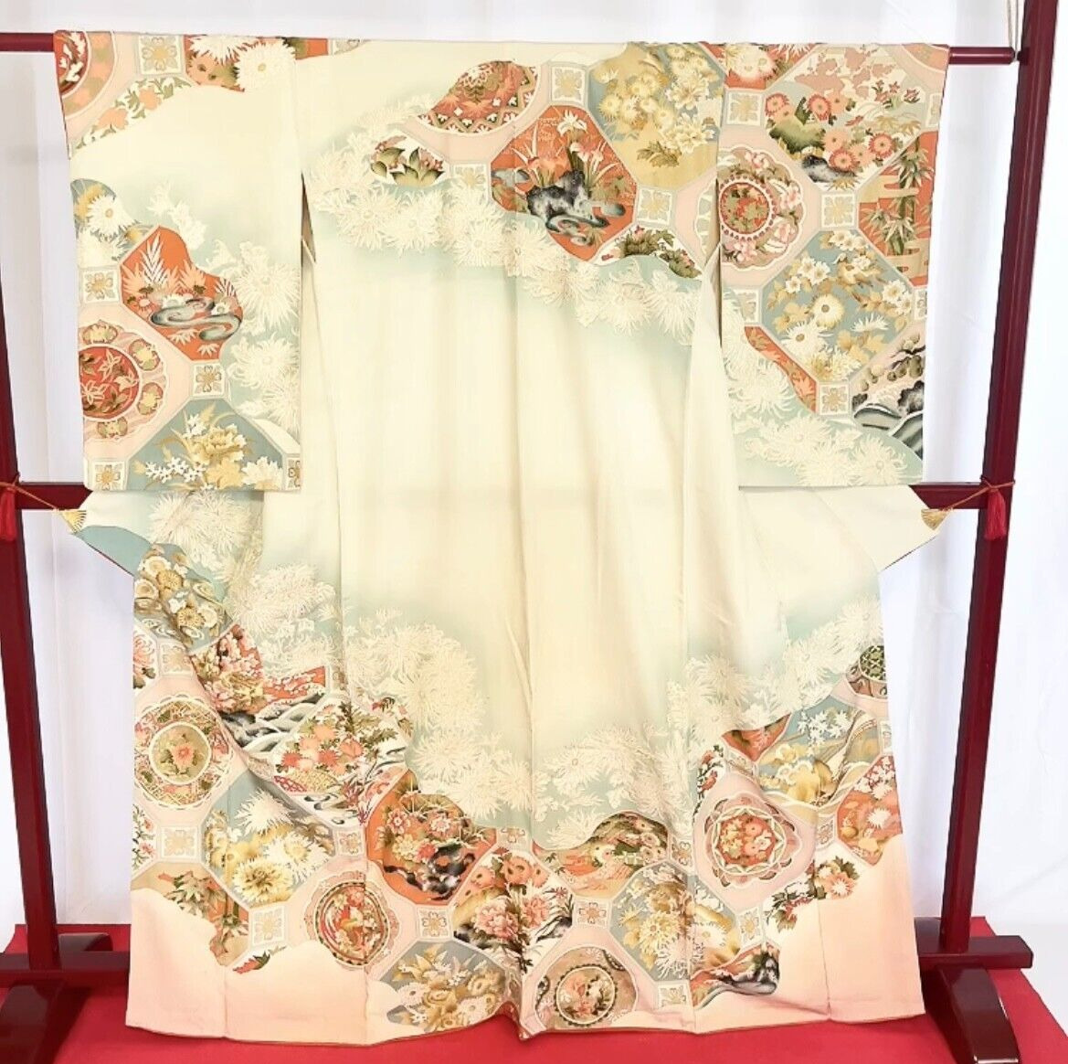 Japanese Kimono “Furisode” Pure Silk/Beige/light gray/Gold/Japanese tradition