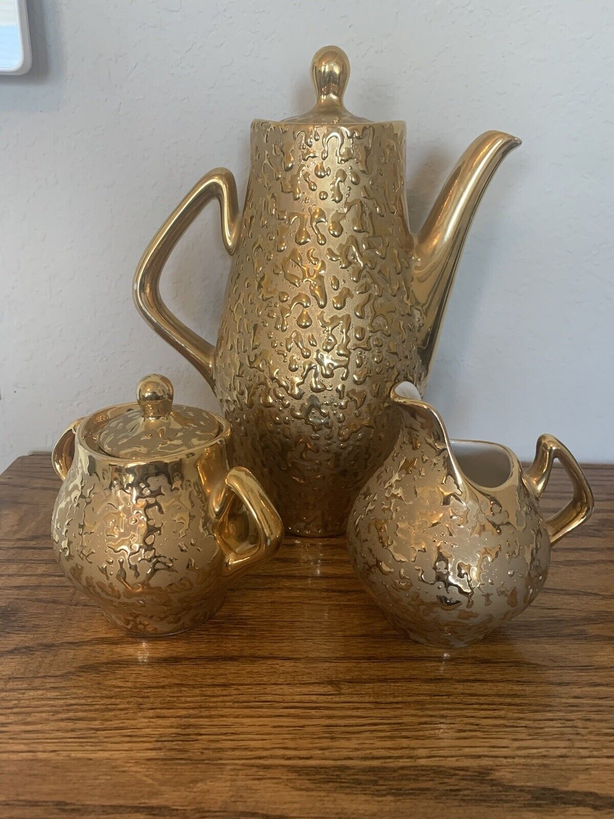 Vintage Kingwood Ceramic 22k Gold Applied Dripping Motif Three Piece Tea Set