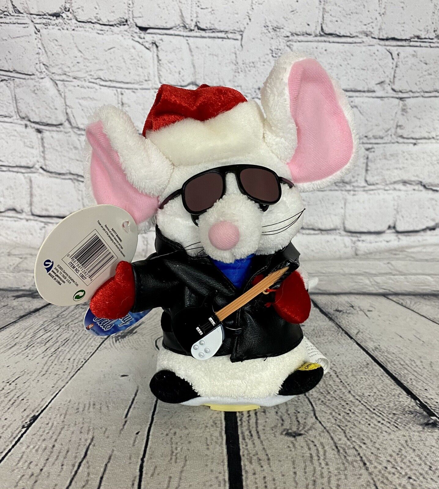 NWT Gemmy Animated Christmas Mouse W/Guitar Jingle Bell Rock Works See Video