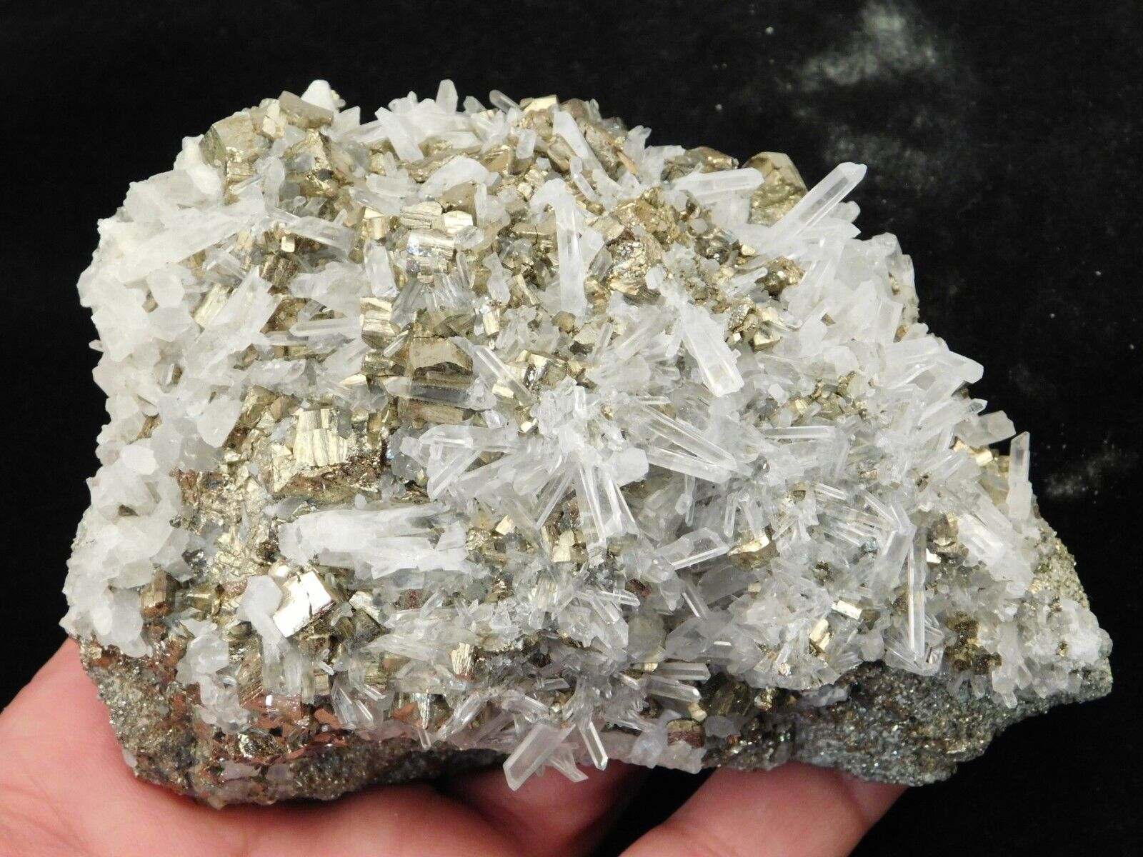 Big Quartz Crystal Cluster with Pyrite Crystals From Peru 685gr