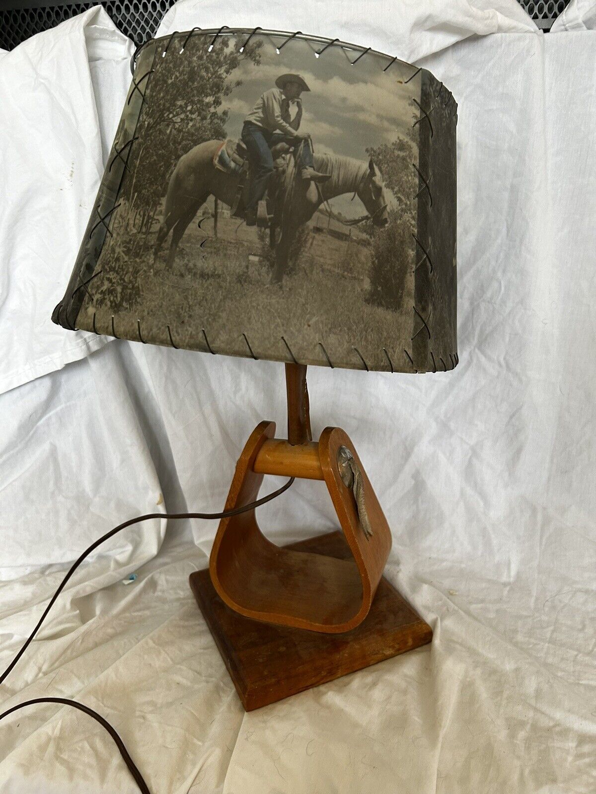 1950\'s Cowboy Rodeo Stirrup Wood Table Lamp w/ Horse western photo shade 18\