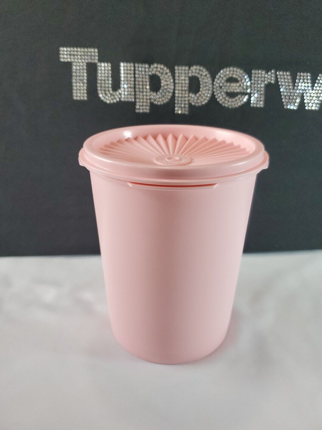 Tupperware Servalier Canister Pink 5 Cup Light Pink New Sale
