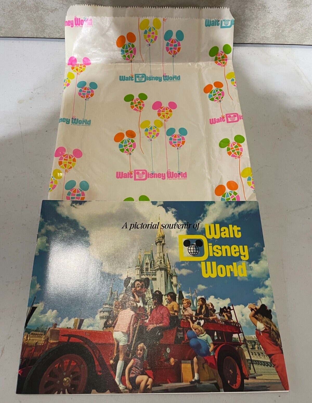 Vintage 1963 Walt Disney\'s DISNEYWORLD Pictorial Souvenir Book with Shopping Bag