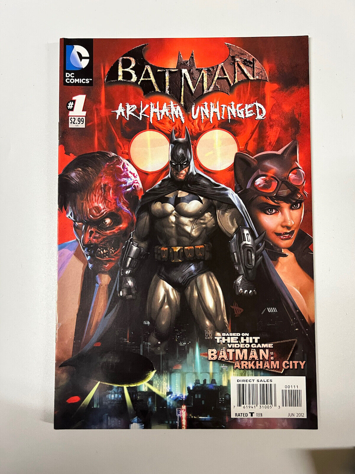 Batman Arkham Unhinged #1 | 1st Printing (DC, 2012) NM | Combined Shipping
