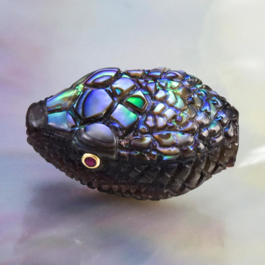 Snake Head Bead Carving Abalone Black Mother-of-Pearl Pinna Shell Ruby 4.34g