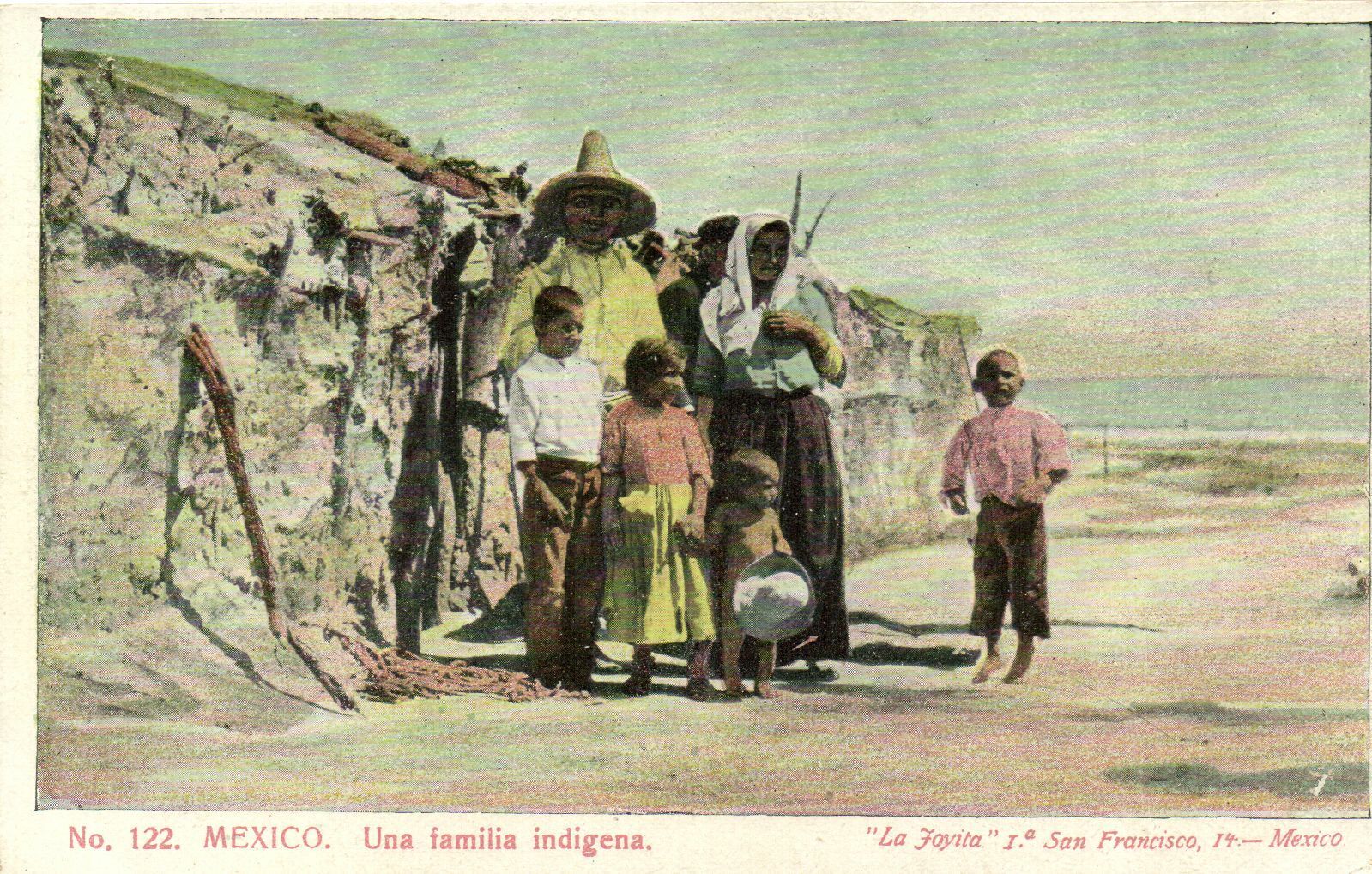 PC MEXICO, AN INDIGENOUS FAMILY, Vintage Postcard (b29294)