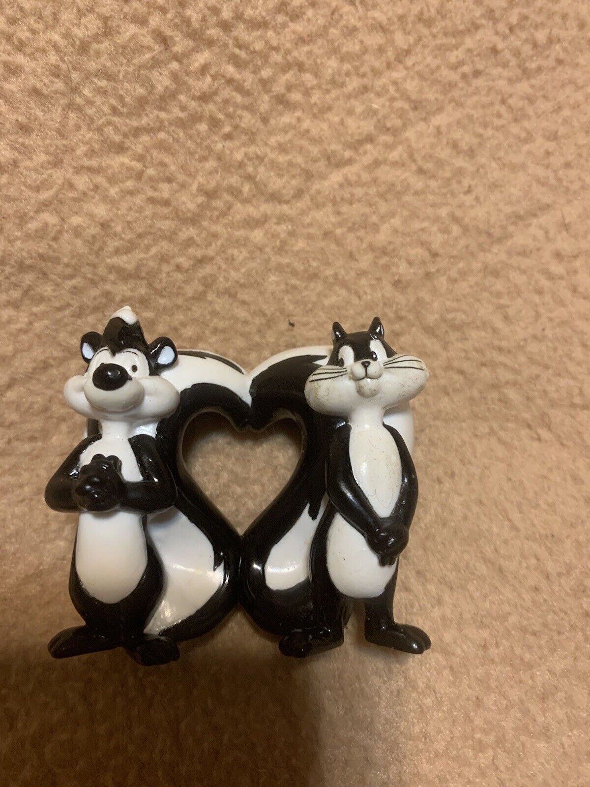Pepe Le Pew & Penelope Tails Touching PVC Figures 1996 Decopac Valentines Day