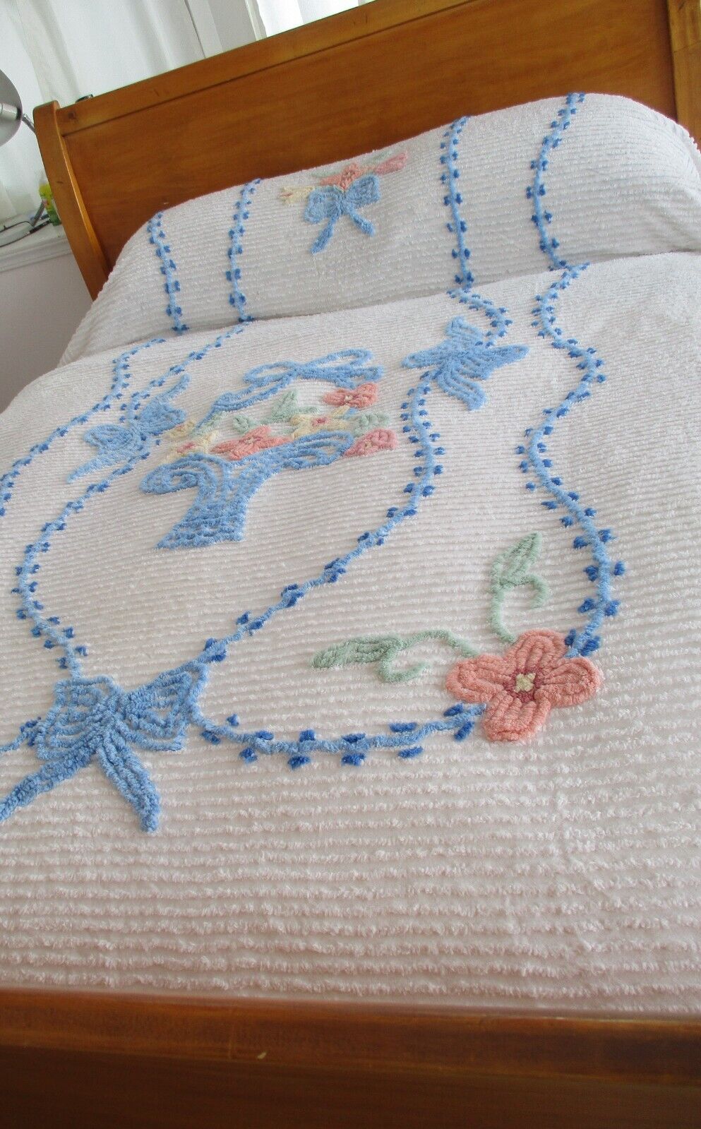Gorgeous Chenille Bedspread 106 X 72 Bows Flowers Wreaths Cutter CLEAN
