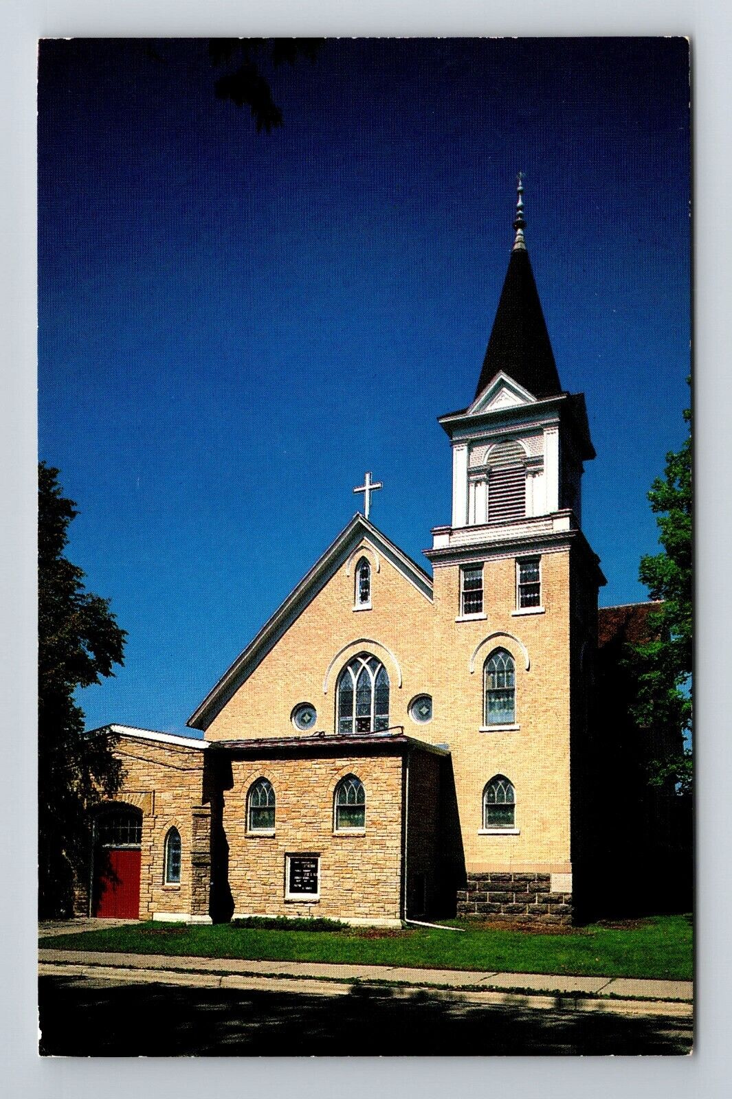 Iola WI-Wisconsin, Our Savior\'s Lutheran Church Vintage Souvenir Postcard