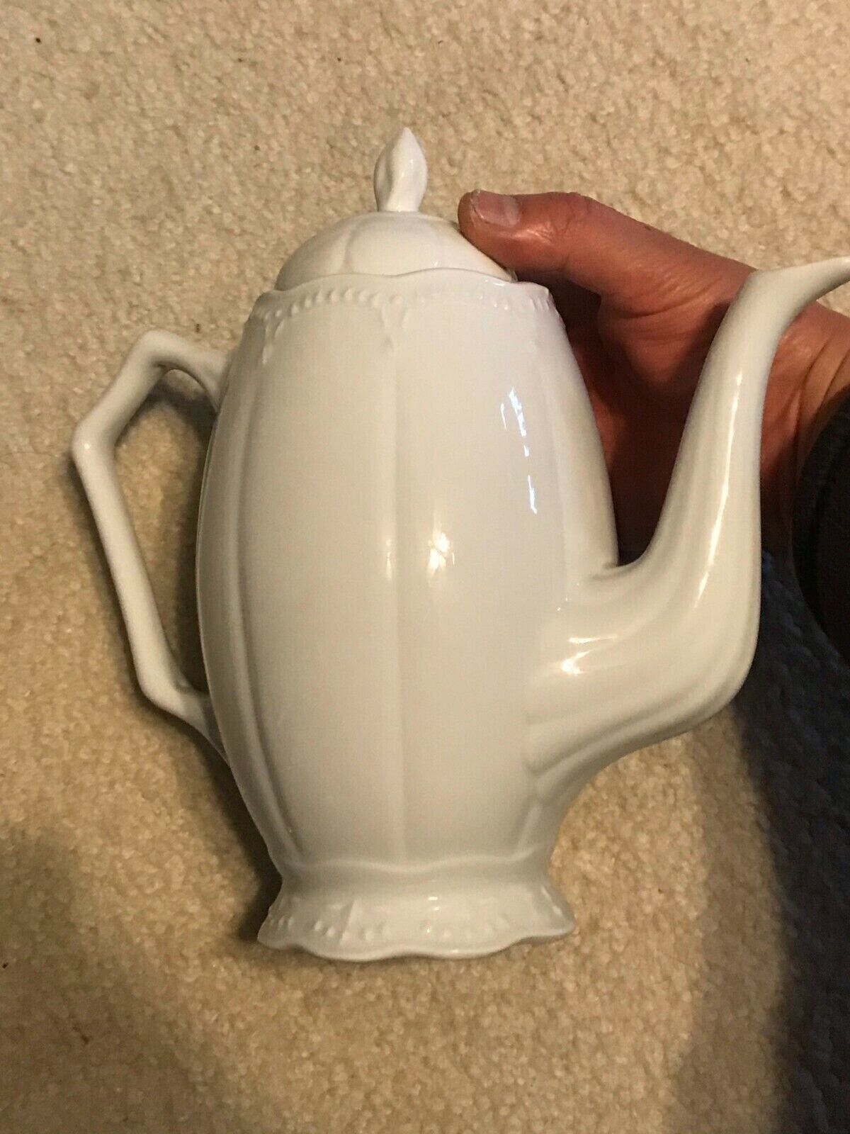 Very neat Vintage Southington Versaille Poland Fine China Teapot Coffeepot 9.5\