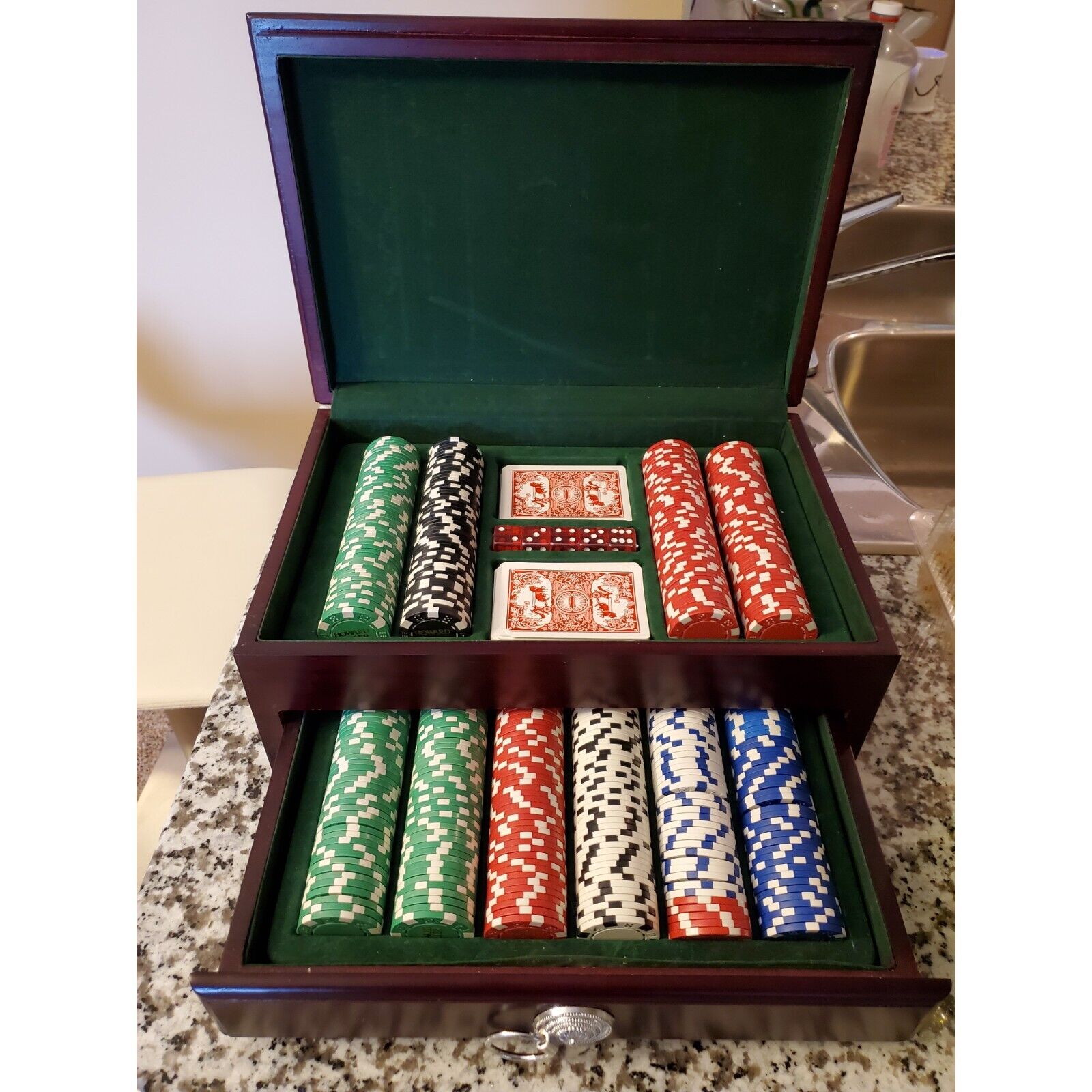 Vintage Howard Miller 500 Pcs Poker Chip Set W Wood Box