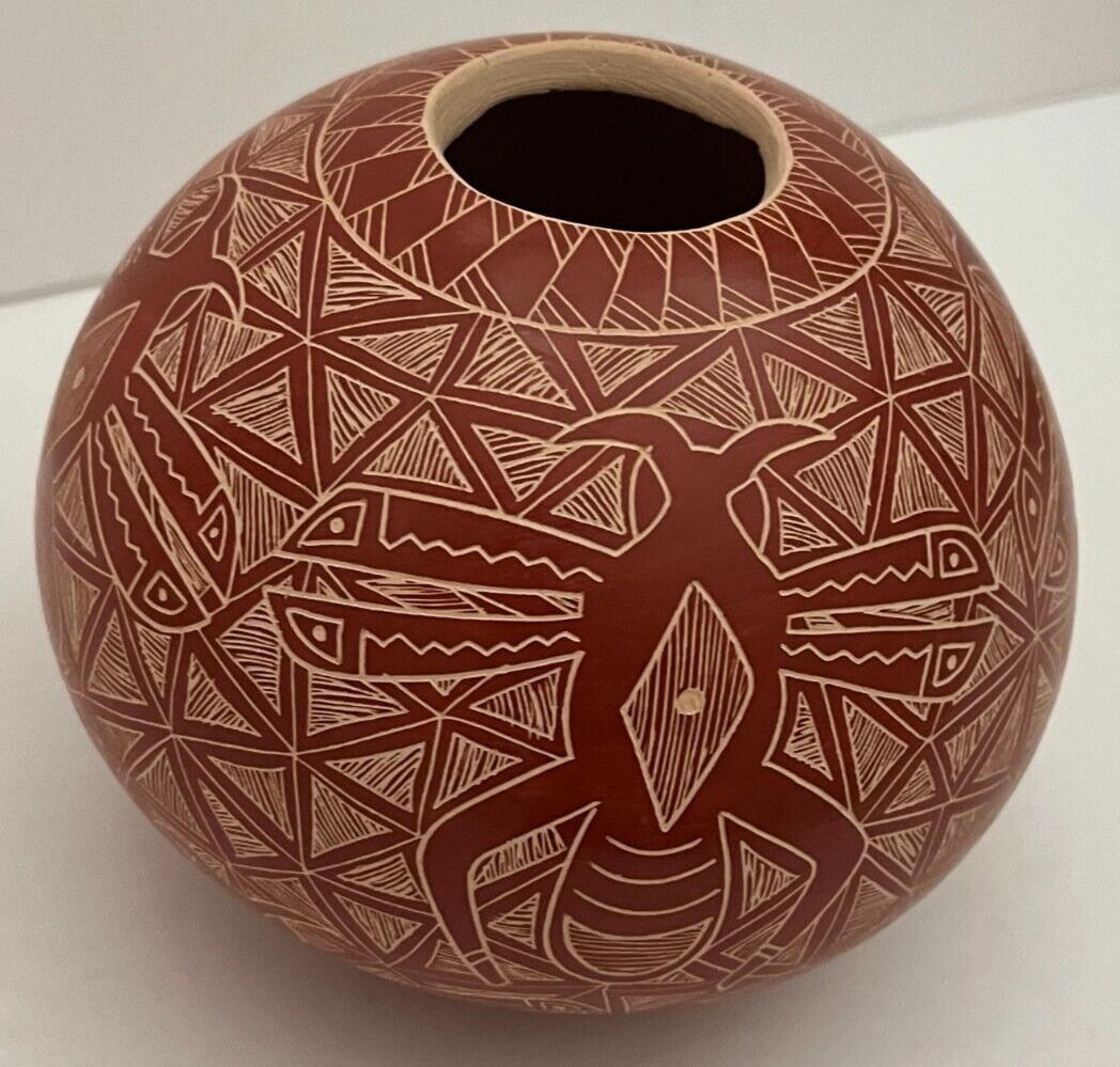 Mata Ortiz Pottery Ailadi Mijarez Seed Pot Bug Bugs Geometric Lines Mexican Art