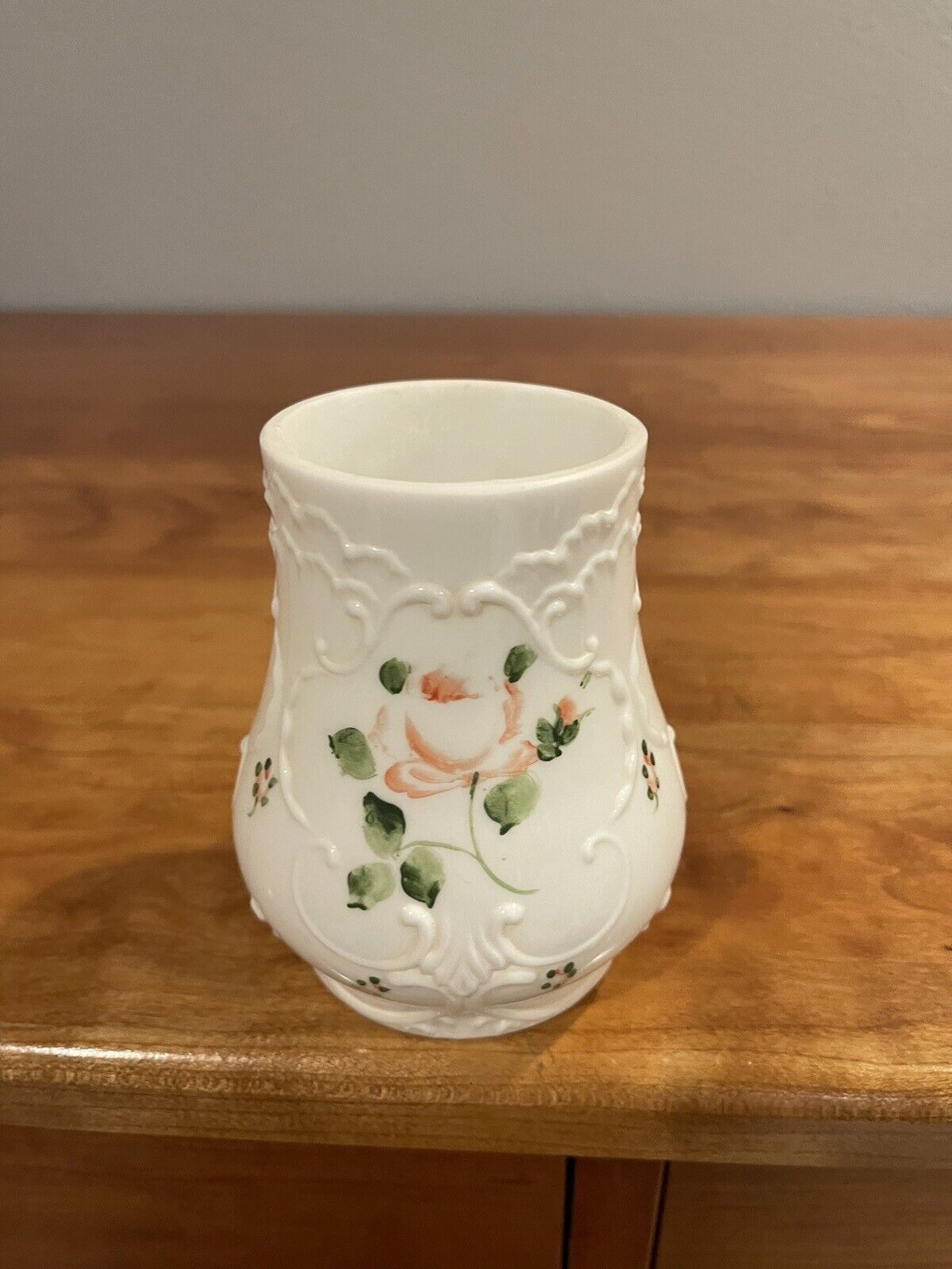 Vintage antique milk glass roses flower vase exceptional collectible condition