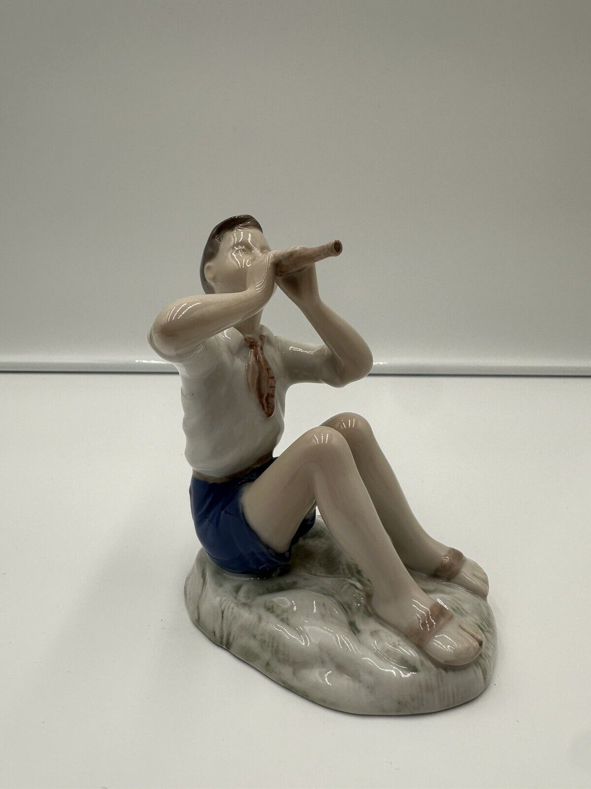 Bing & Grondahl B&G Flute Player Figurine 2344 Made In Denmark Height 5.25 Inch