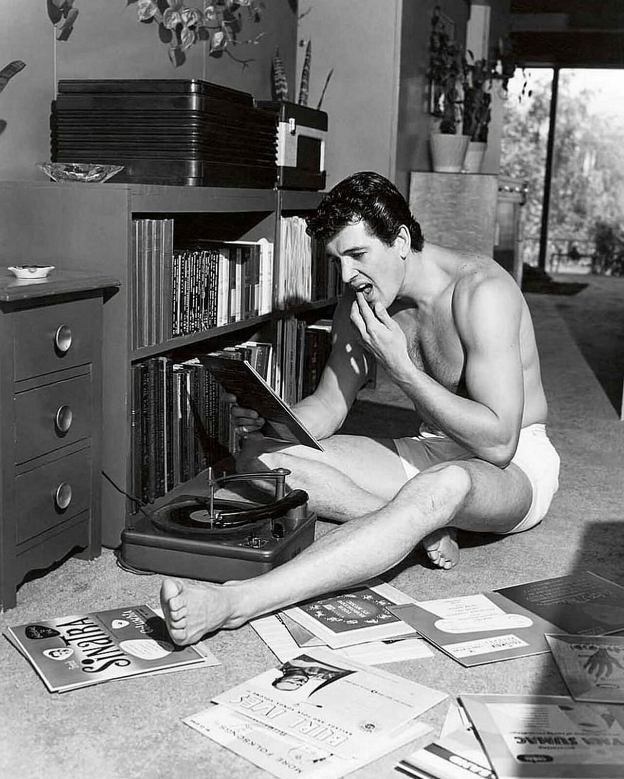 ROCK HUDSON at Home in Boxer Shorts Photo   (226-F)