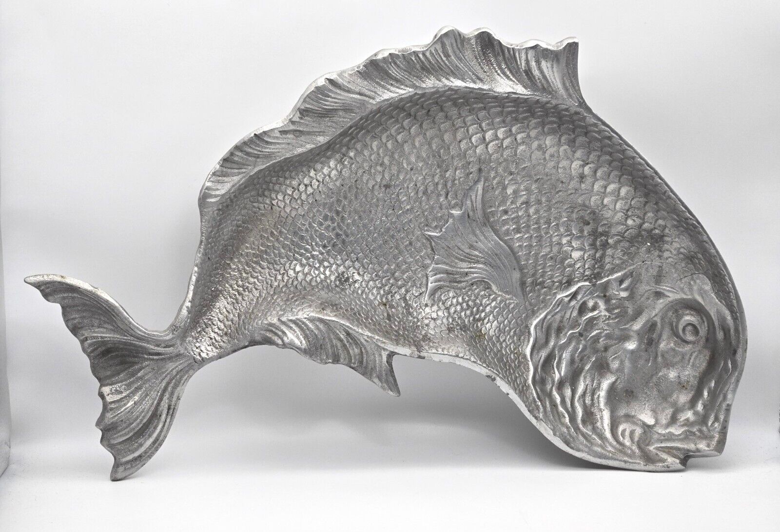 Vintage Metal Fish Platter Cast Aluminum Made In India 20.5\