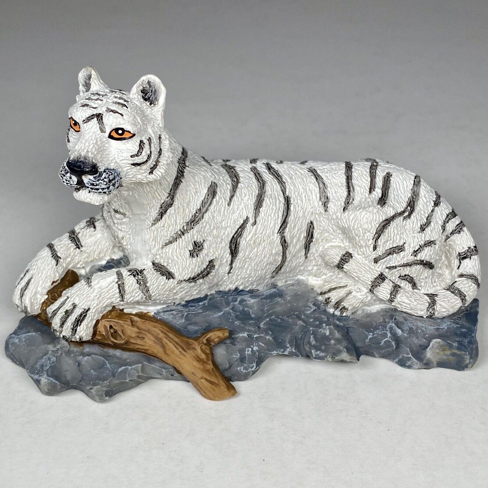 Ceramic World Inc White Tiger Lying On Rocks Figure 8527 Figurine Resin Statue